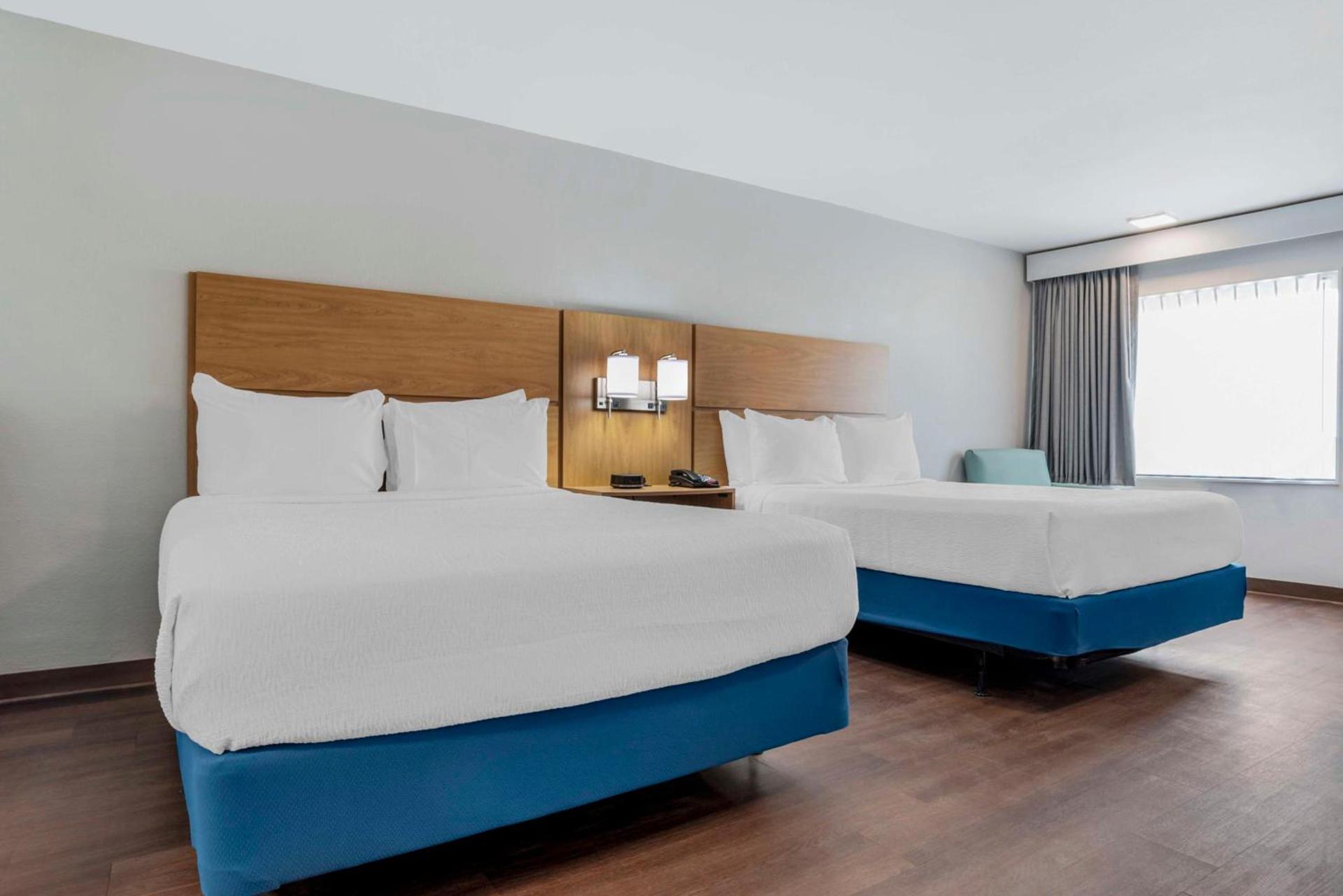 Chateau Beachfront Hotel, a By the Sea Resort photo 19