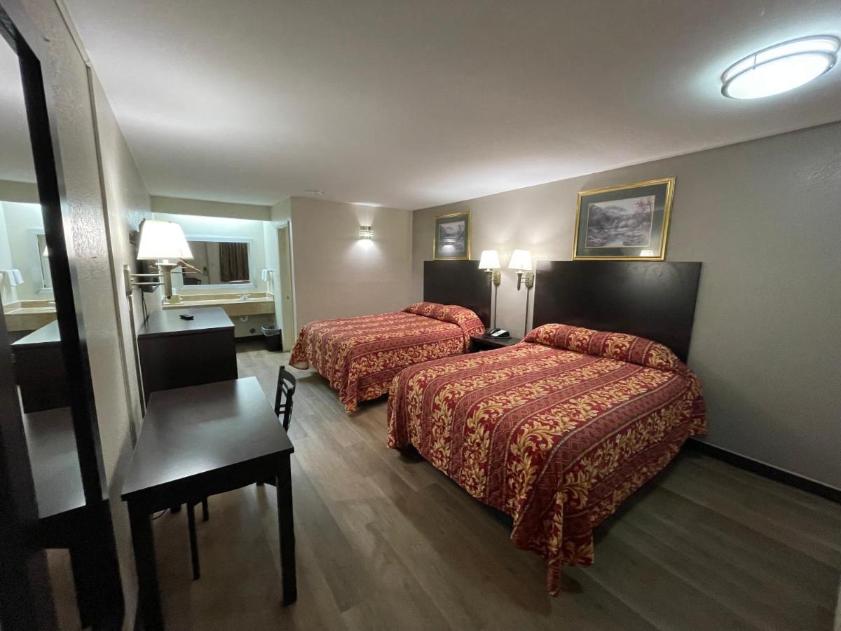 Royal Inn Motel photo 9