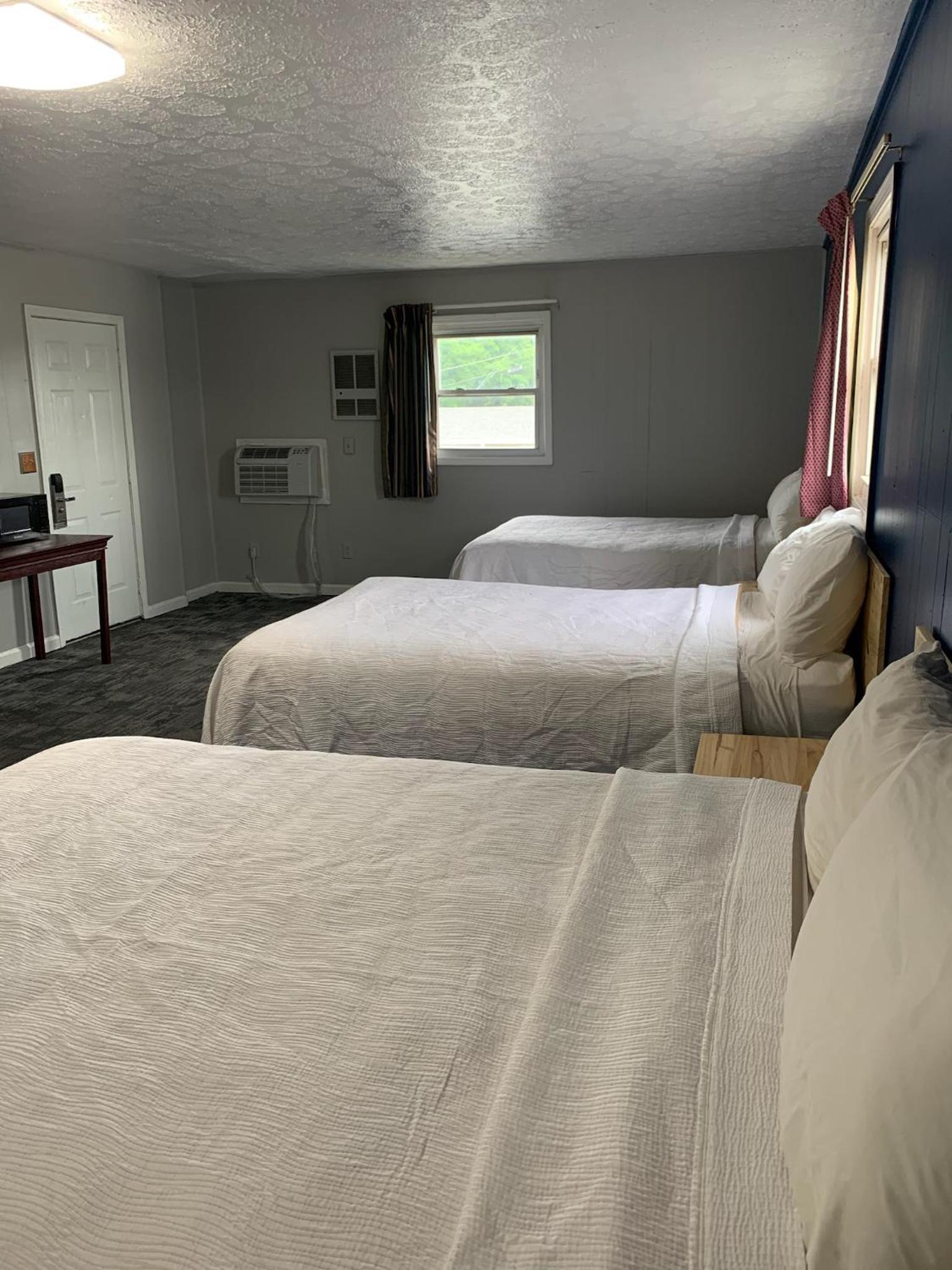 ROYALINN photo 15