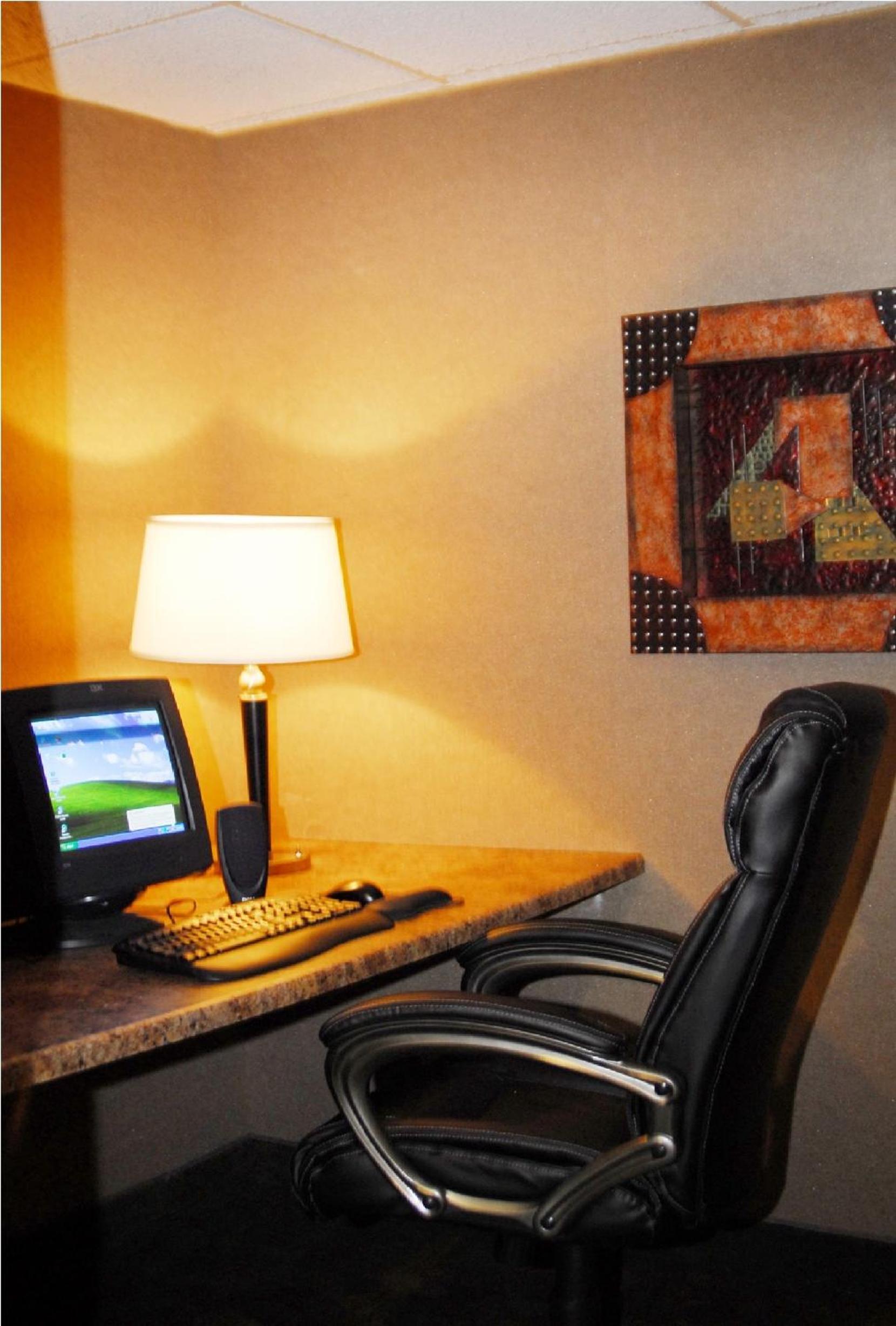 Ramada by Wyndham Bettendorf photo 8
