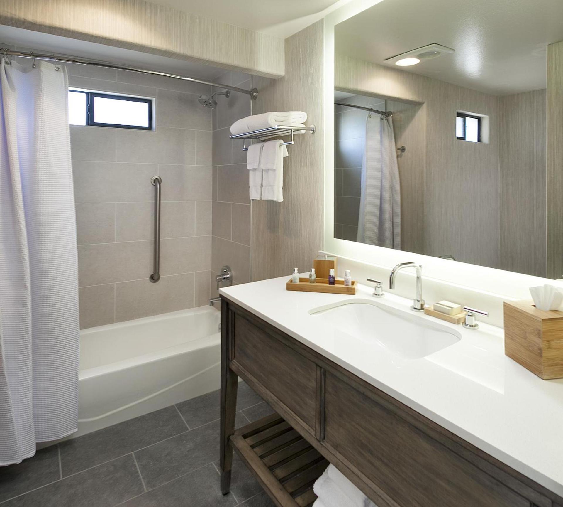 Fogcatcher Inn photo 18