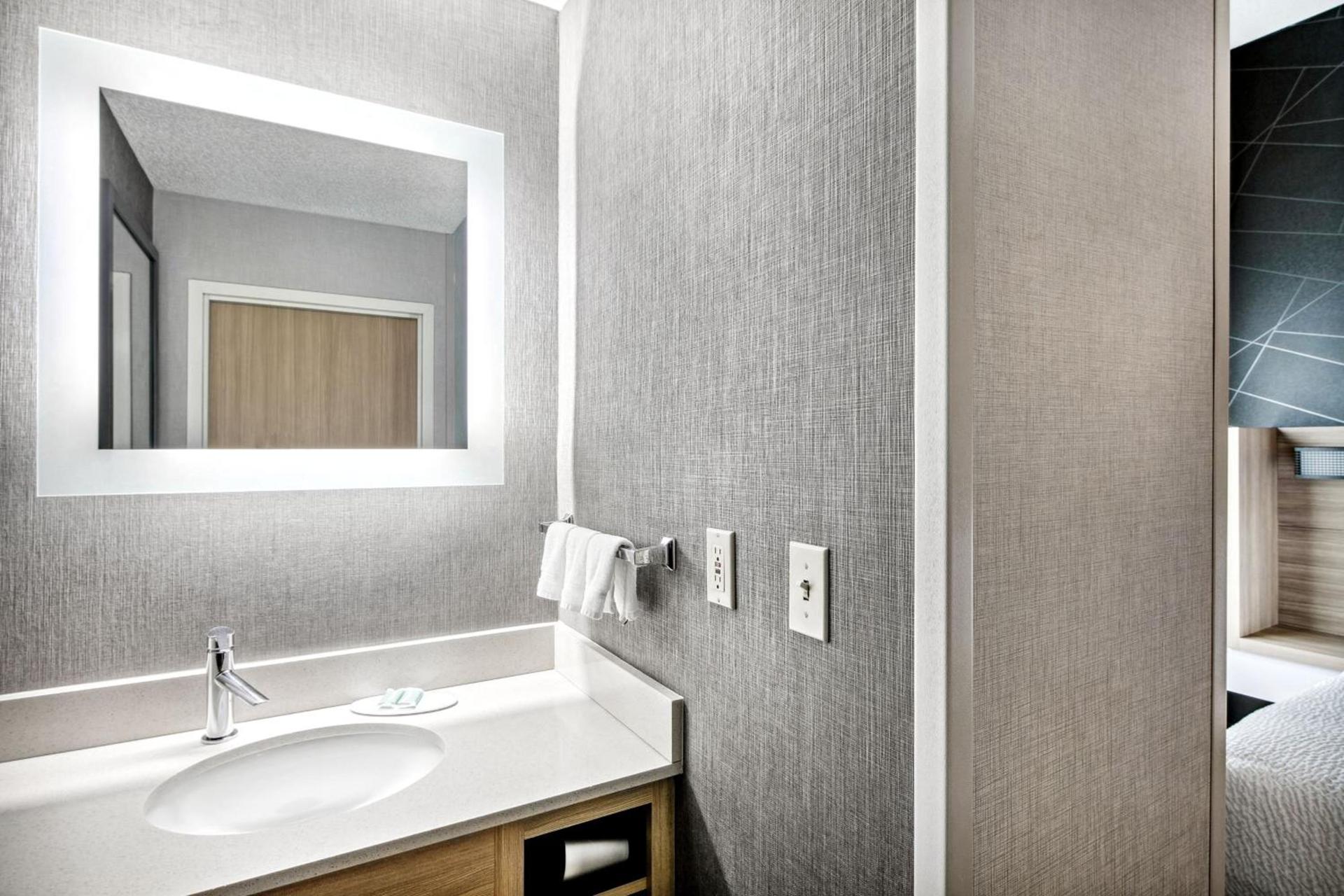 SpringHill Suites Anchorage Midtown photo 27