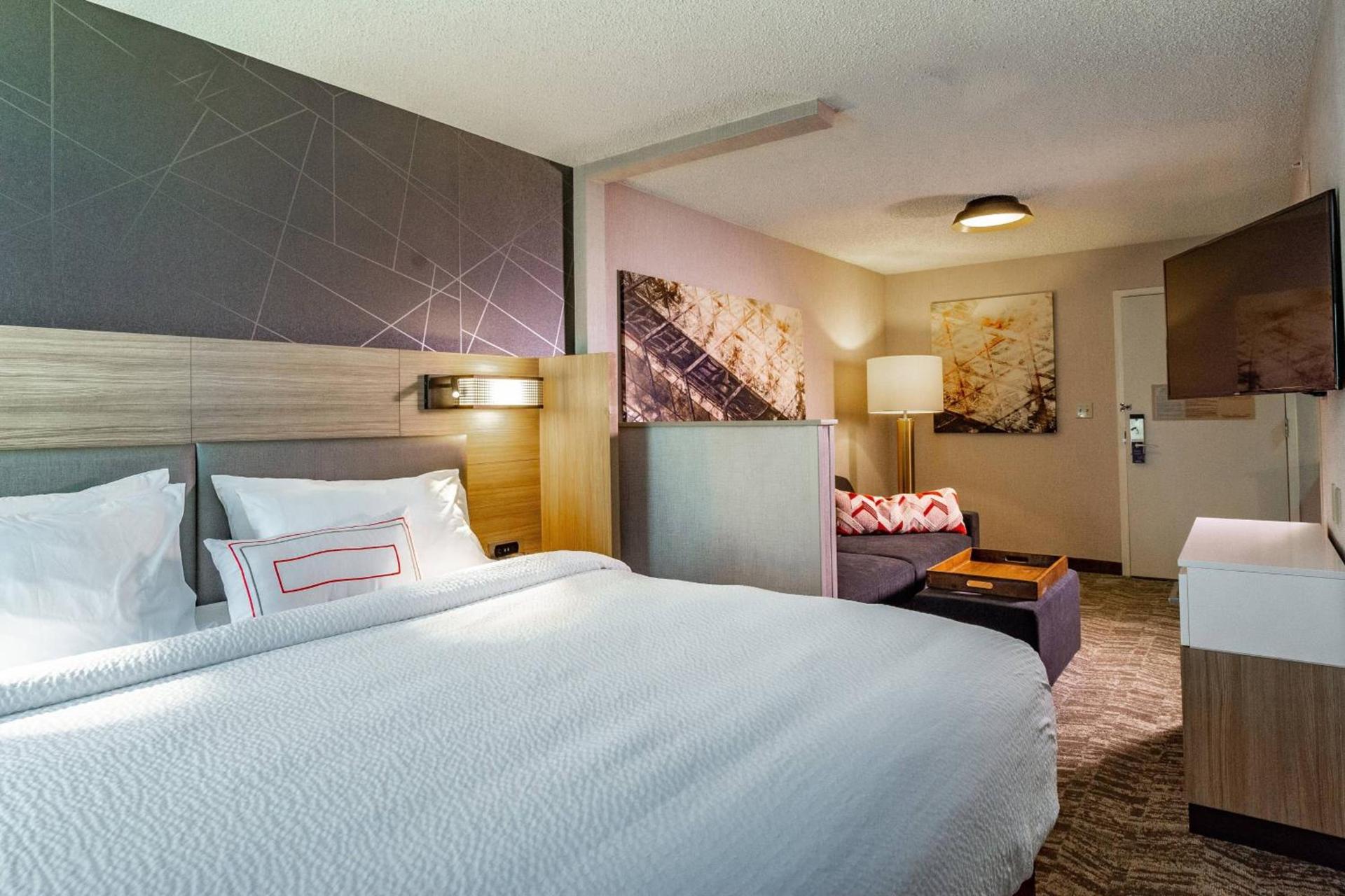 SpringHill Suites Anchorage Midtown photo 2