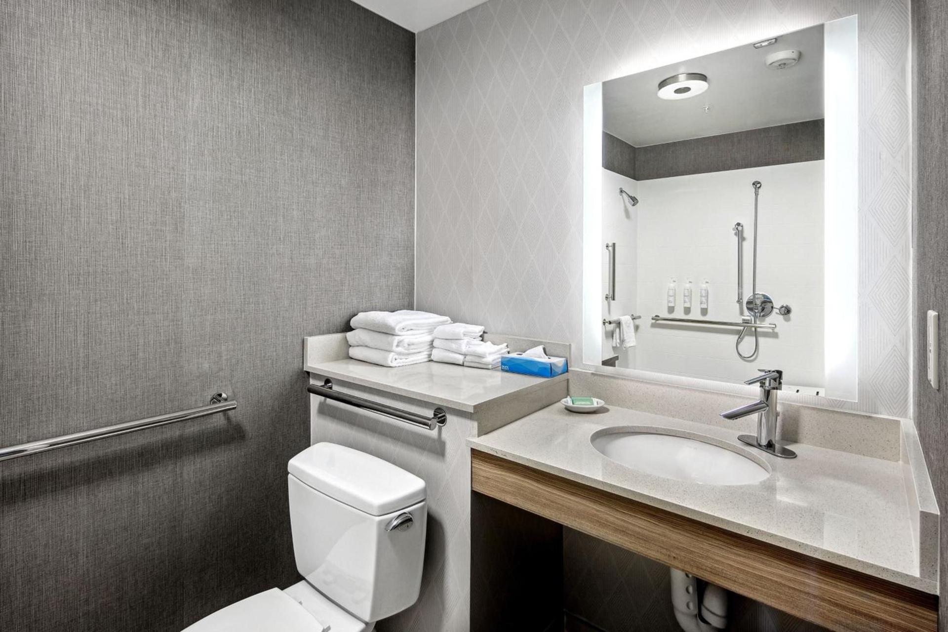 SpringHill Suites Anchorage Midtown photo 8