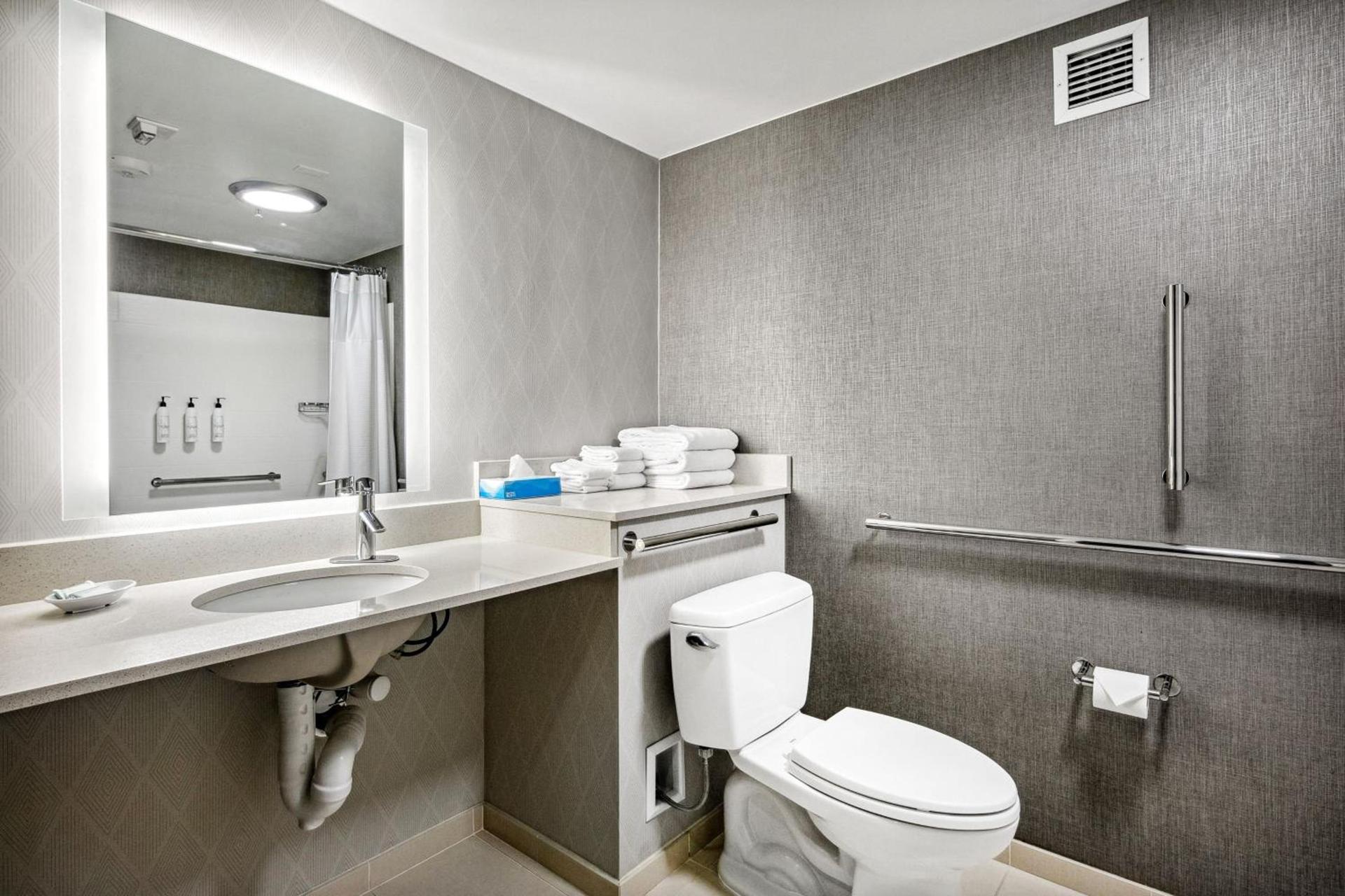 SpringHill Suites Anchorage Midtown photo 9