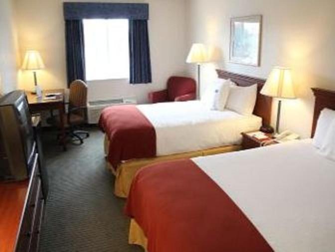 Baymont by Wyndham Rolla photo 32