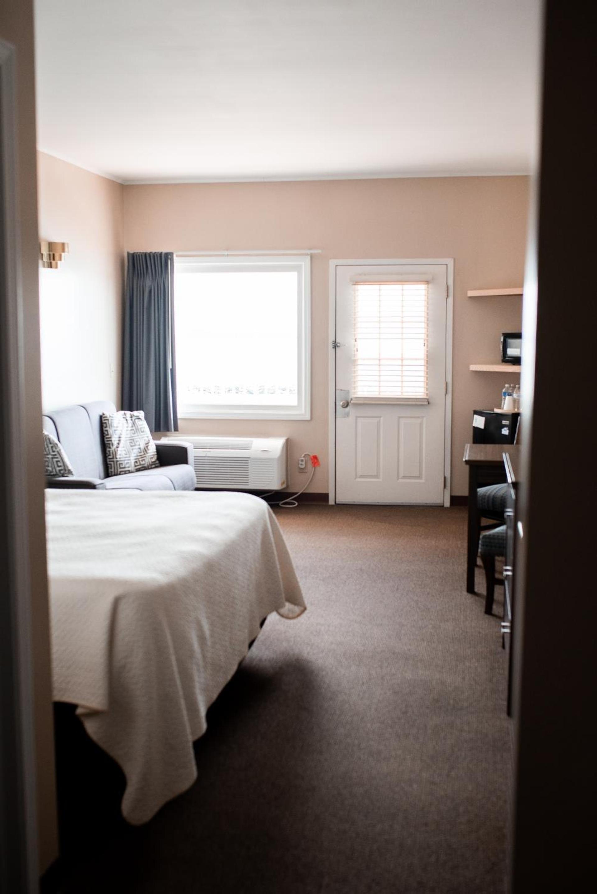 West Bank Inn photo 12