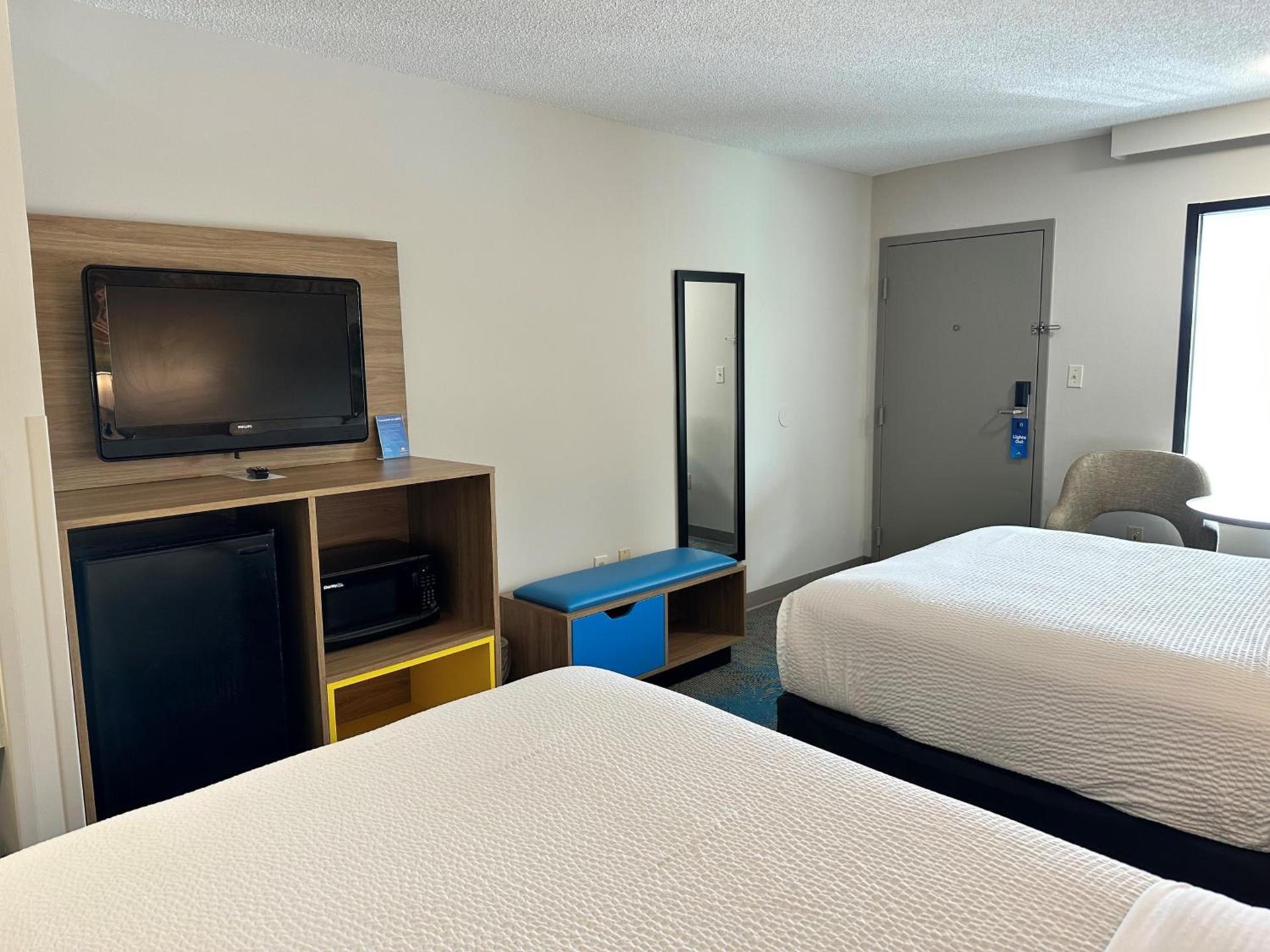 Days Inn by Wyndham Valdosta I-75 photo 39