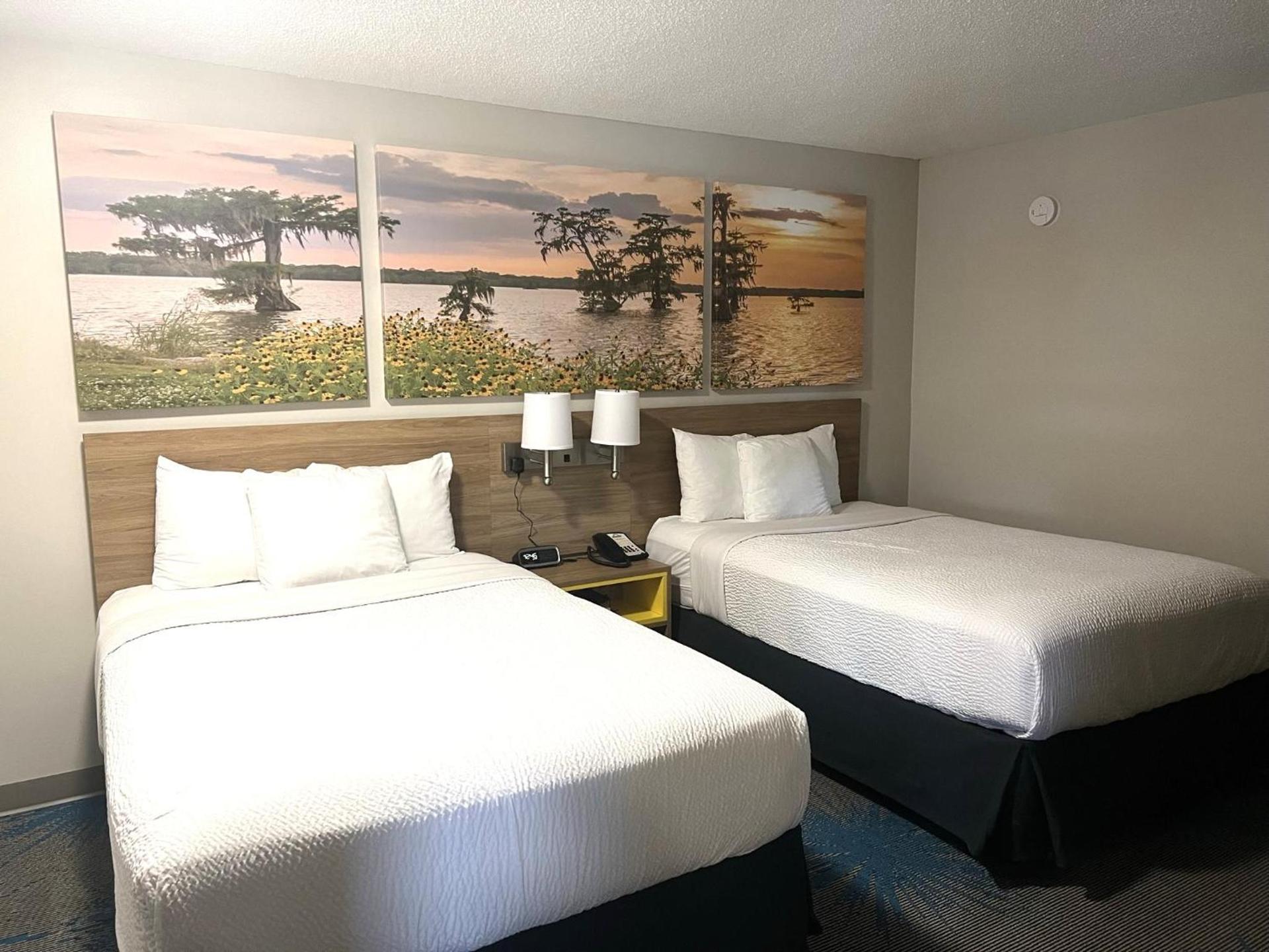 Days Inn by Wyndham Valdosta I-75 photo 46