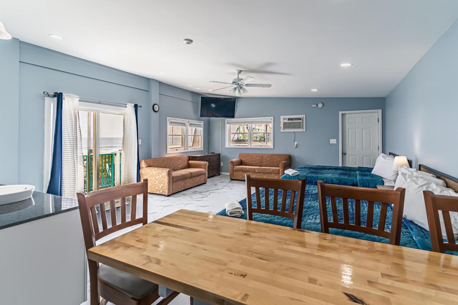 Boardwalk Sand & Surf Beach Hotel Oceanfront photo 31