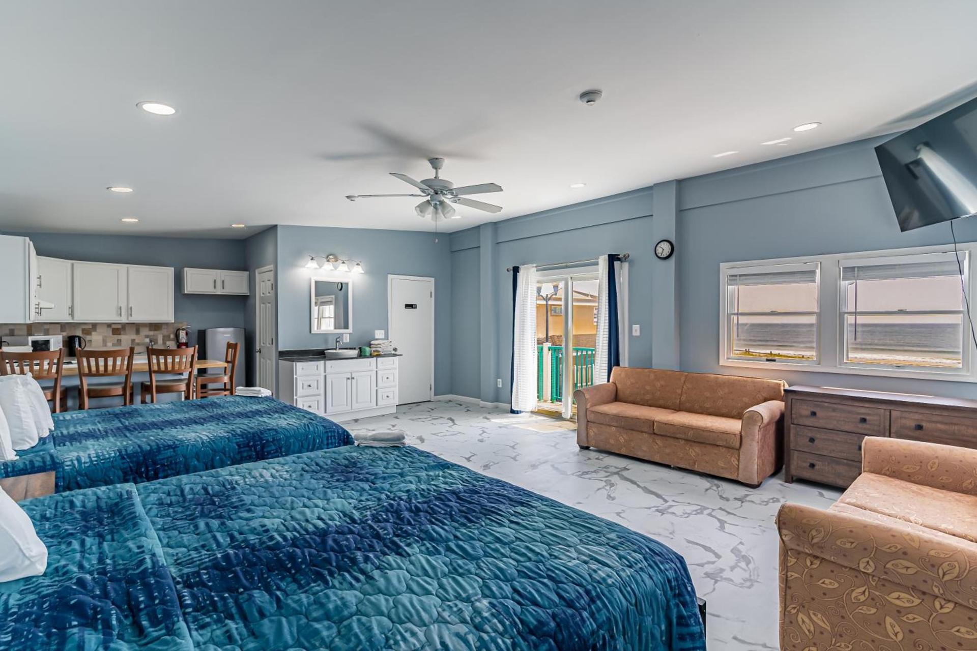 Boardwalk Sand & Surf Beach Hotel Oceanfront photo 40