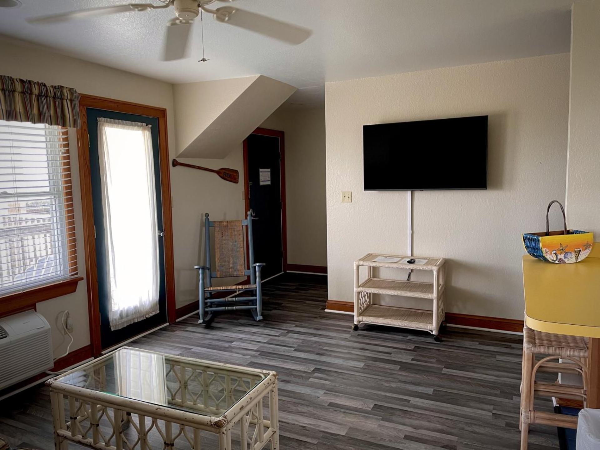Pony Island Inn photo 40