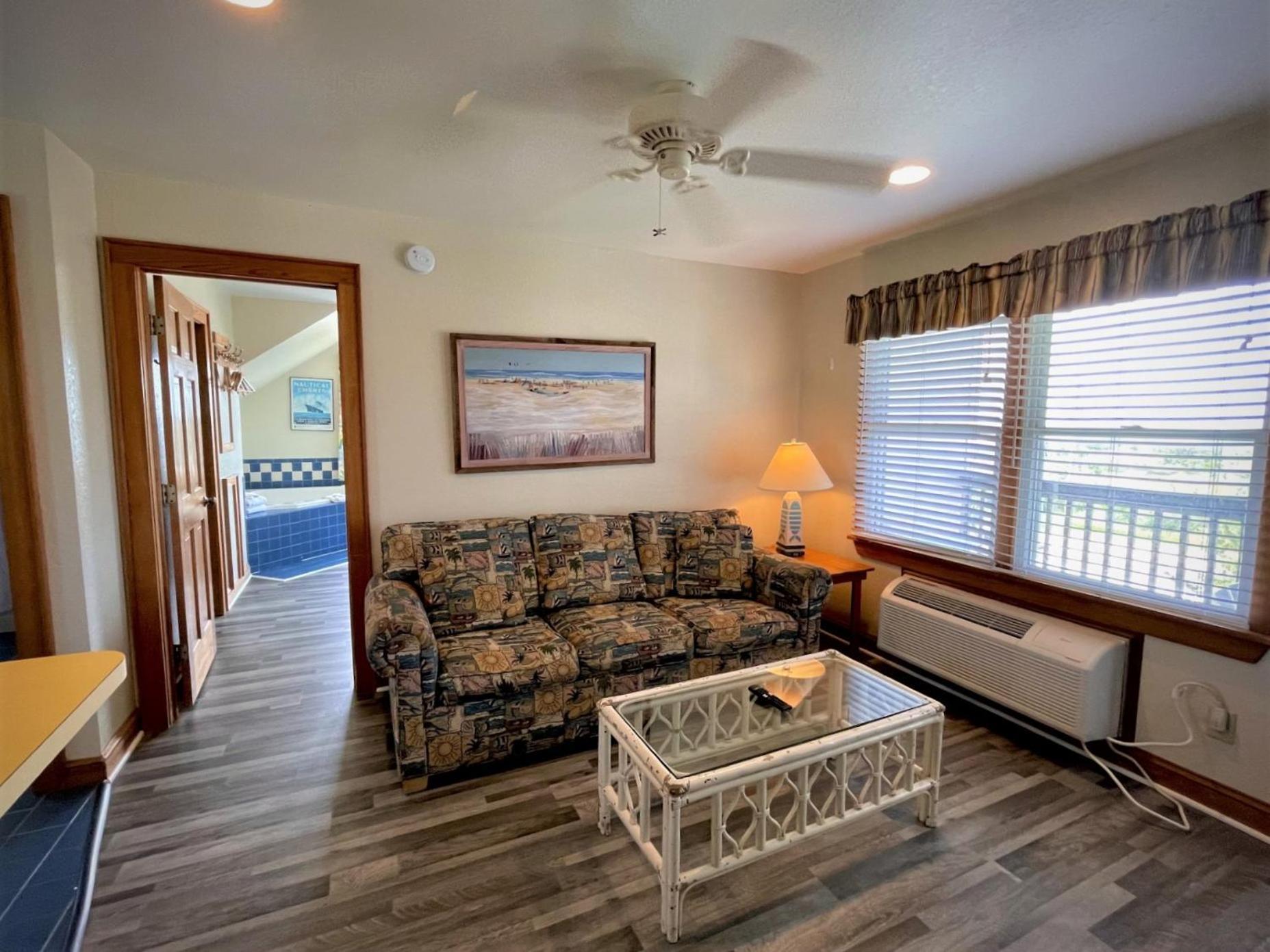 Pony Island Inn photo 67