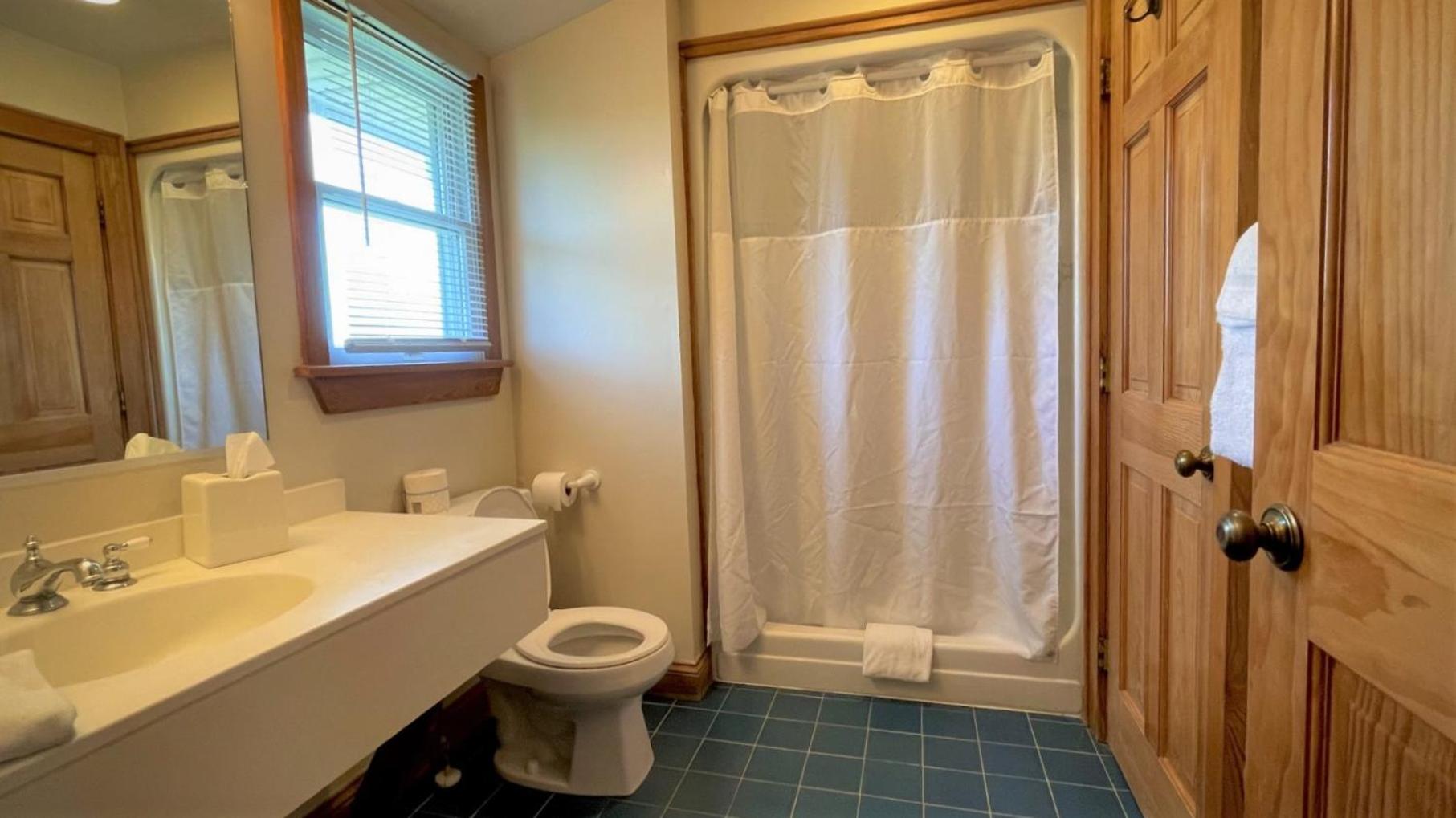 Pony Island Inn photo 37