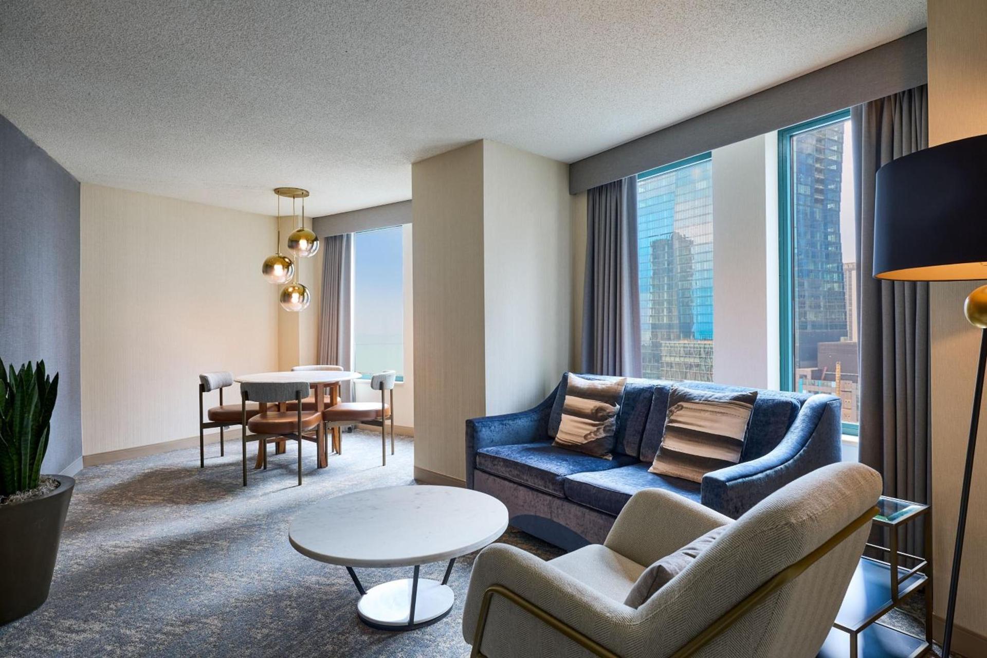 Sheraton Grand Chicago Riverwalk photo 14