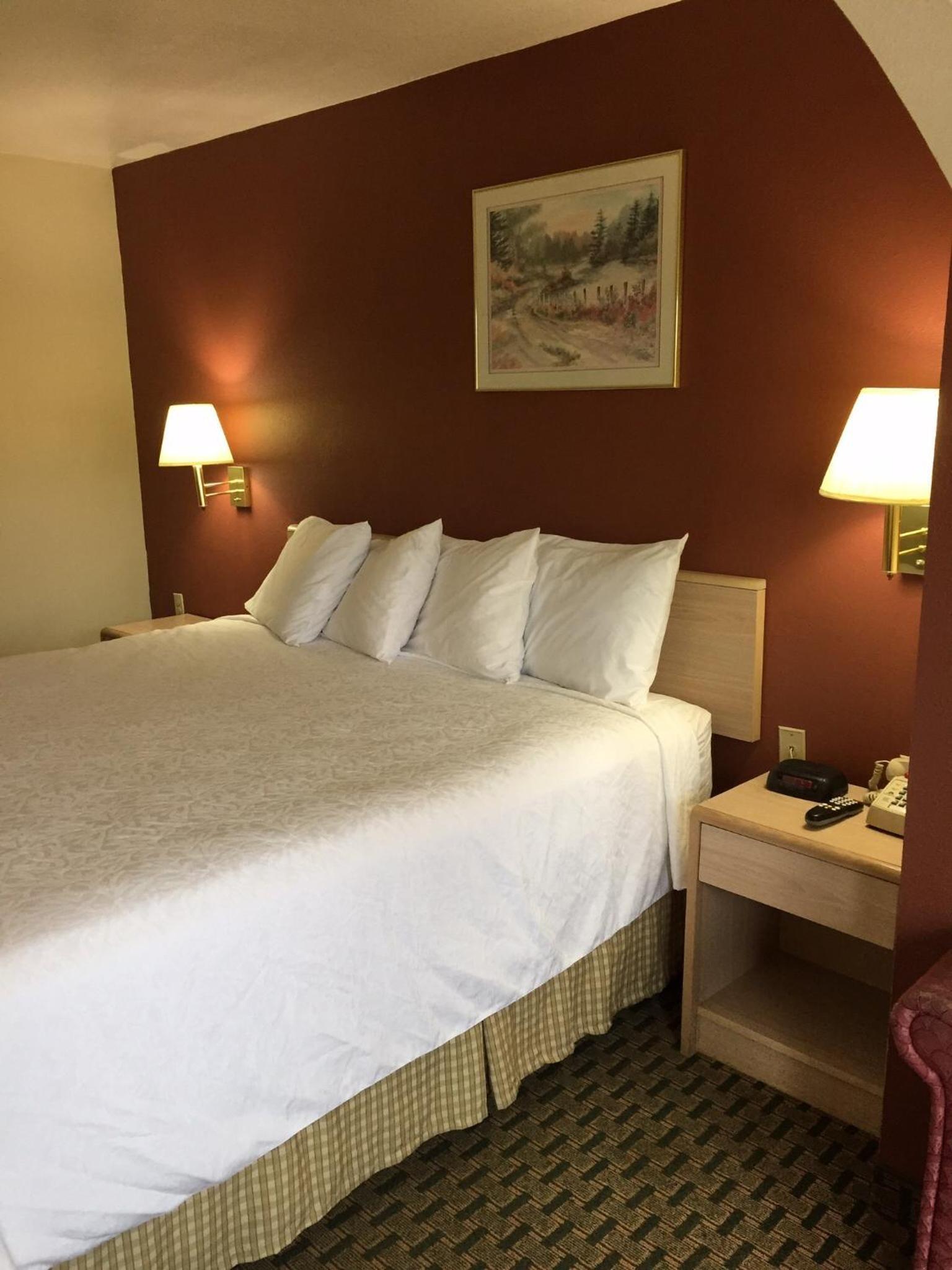 Americas Best Value Inn Cabot photo 16