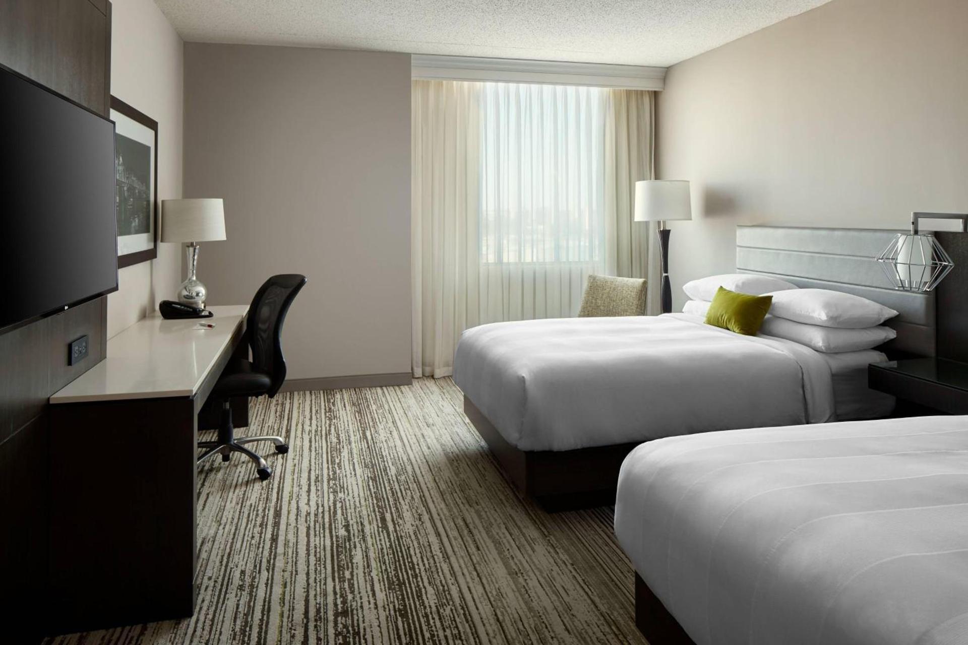 Marriott Cincinnati Northeast photo 7