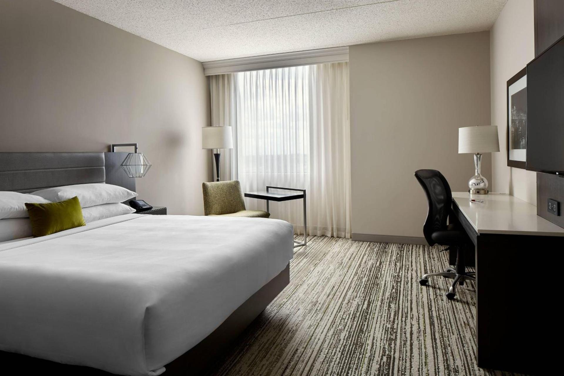 Marriott Cincinnati Northeast photo 8