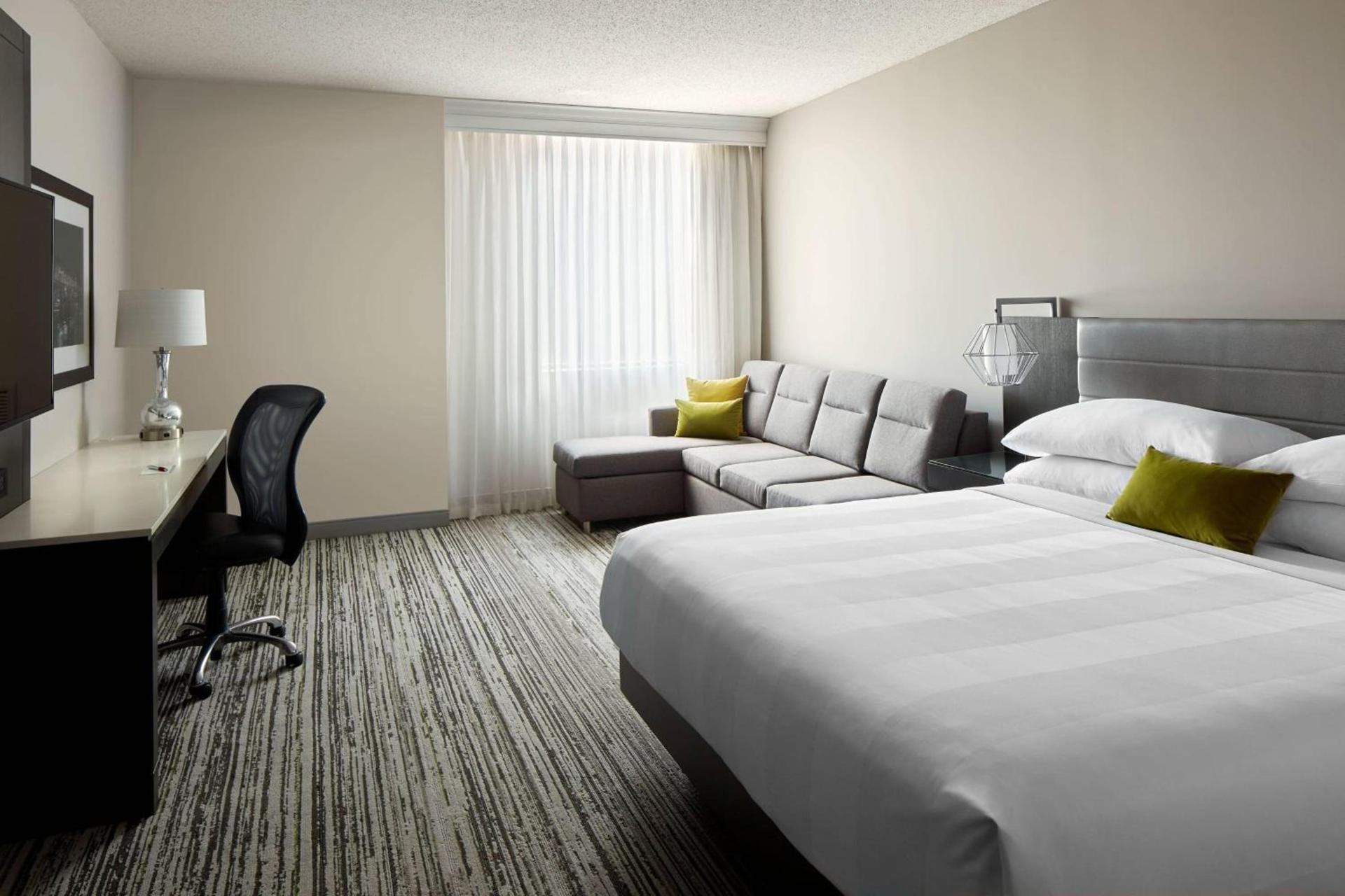 Marriott Cincinnati Northeast photo 9