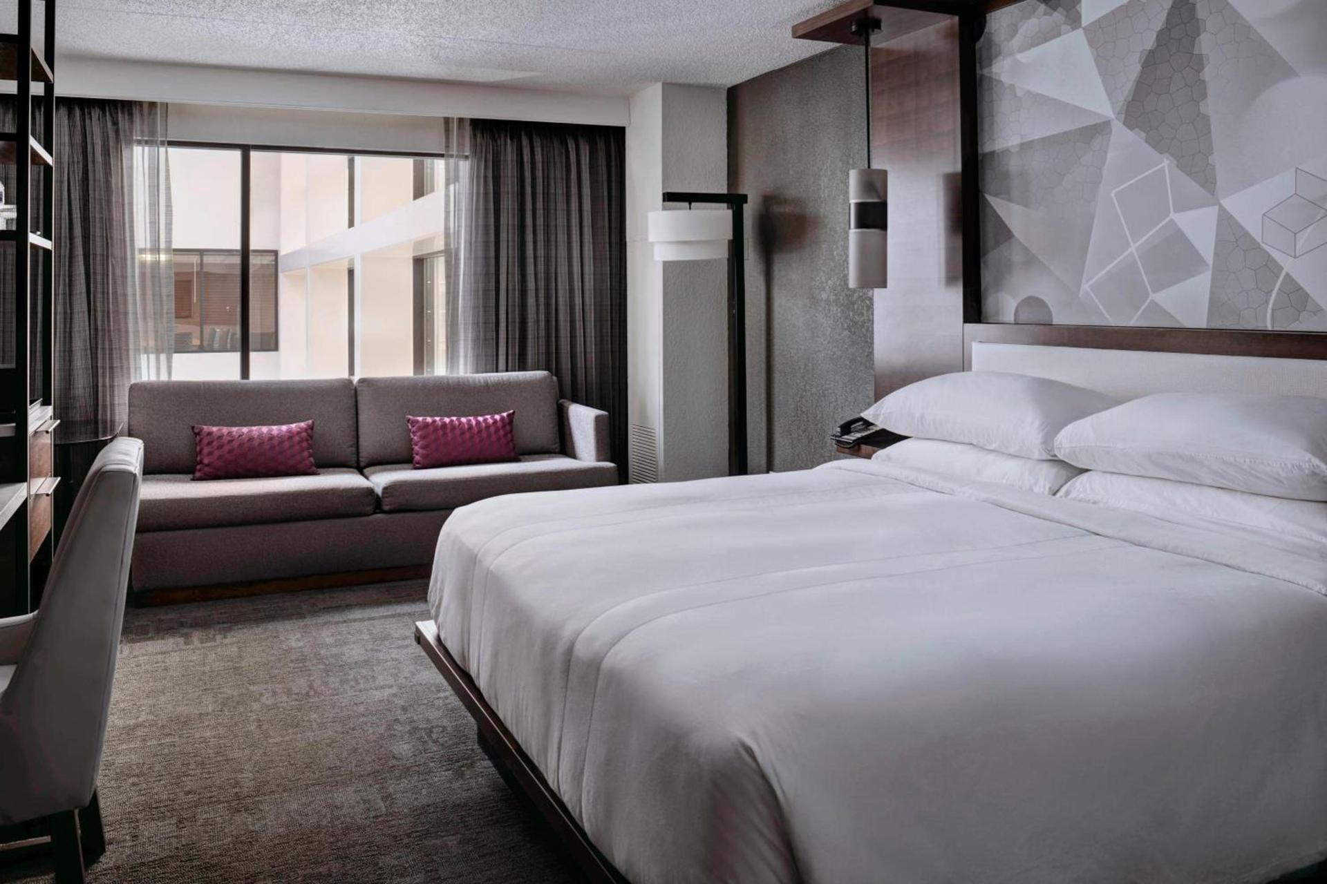 Marriott East Lansing at University Place photo 5