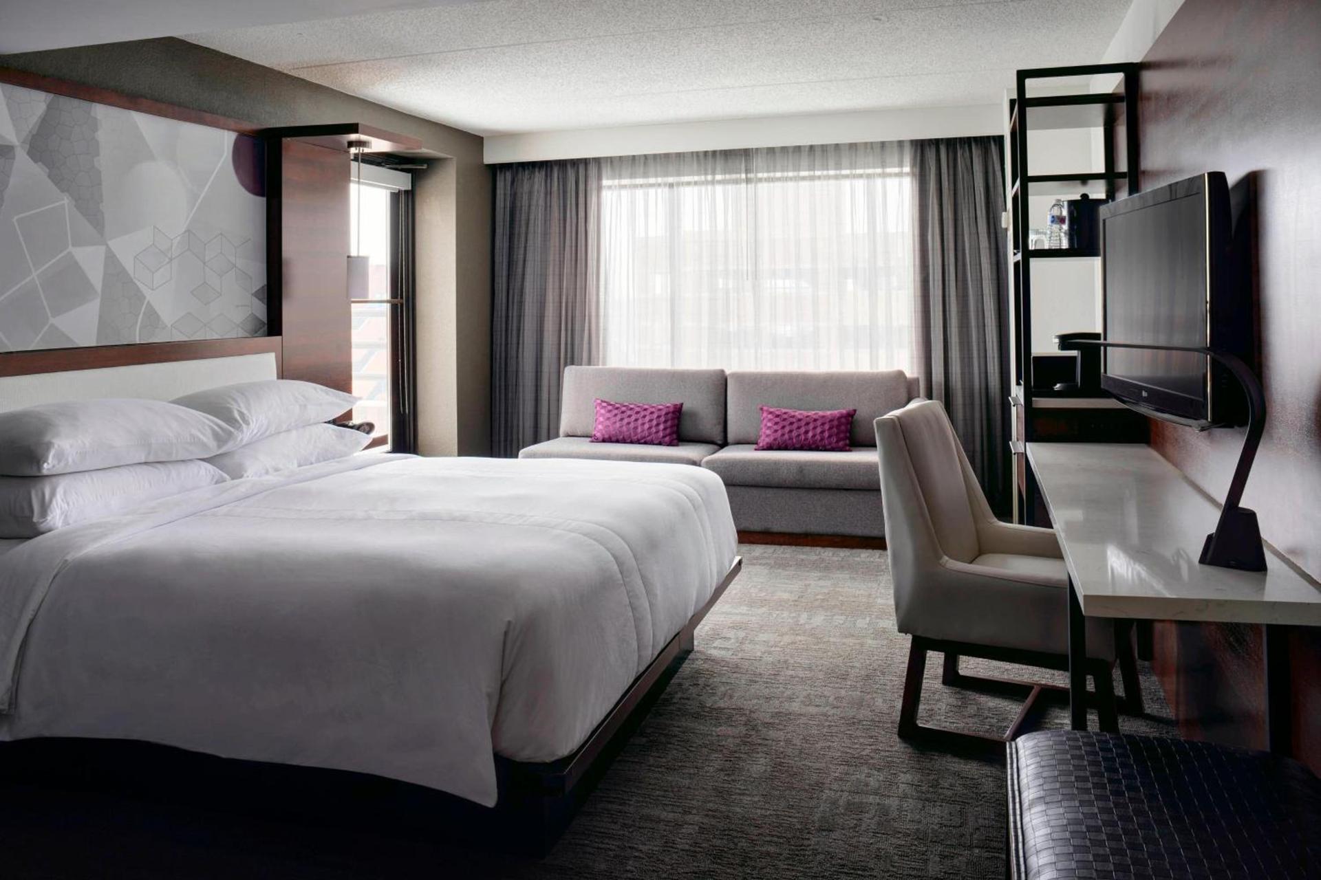 Marriott East Lansing at University Place photo 6