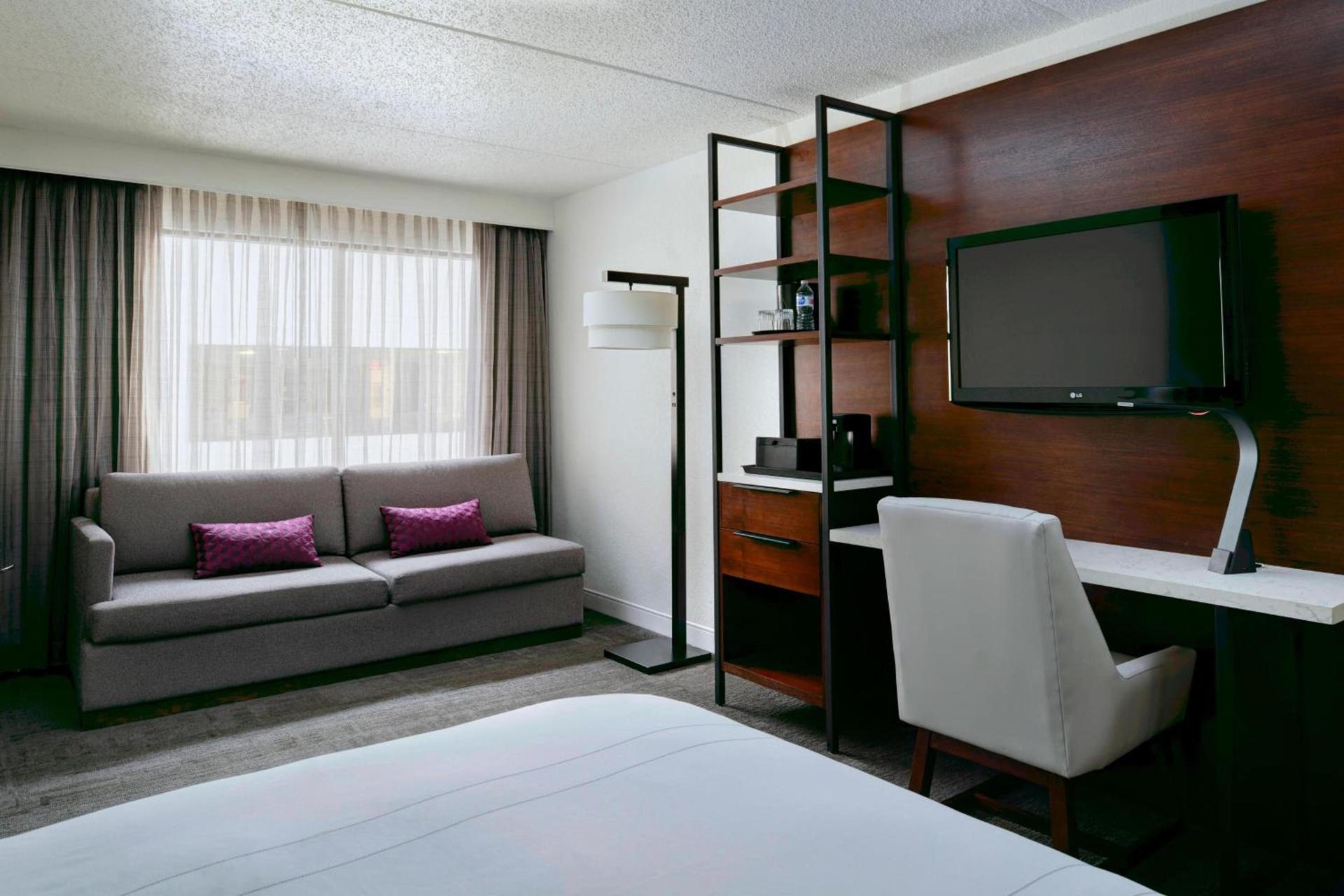 Marriott East Lansing at University Place photo 10