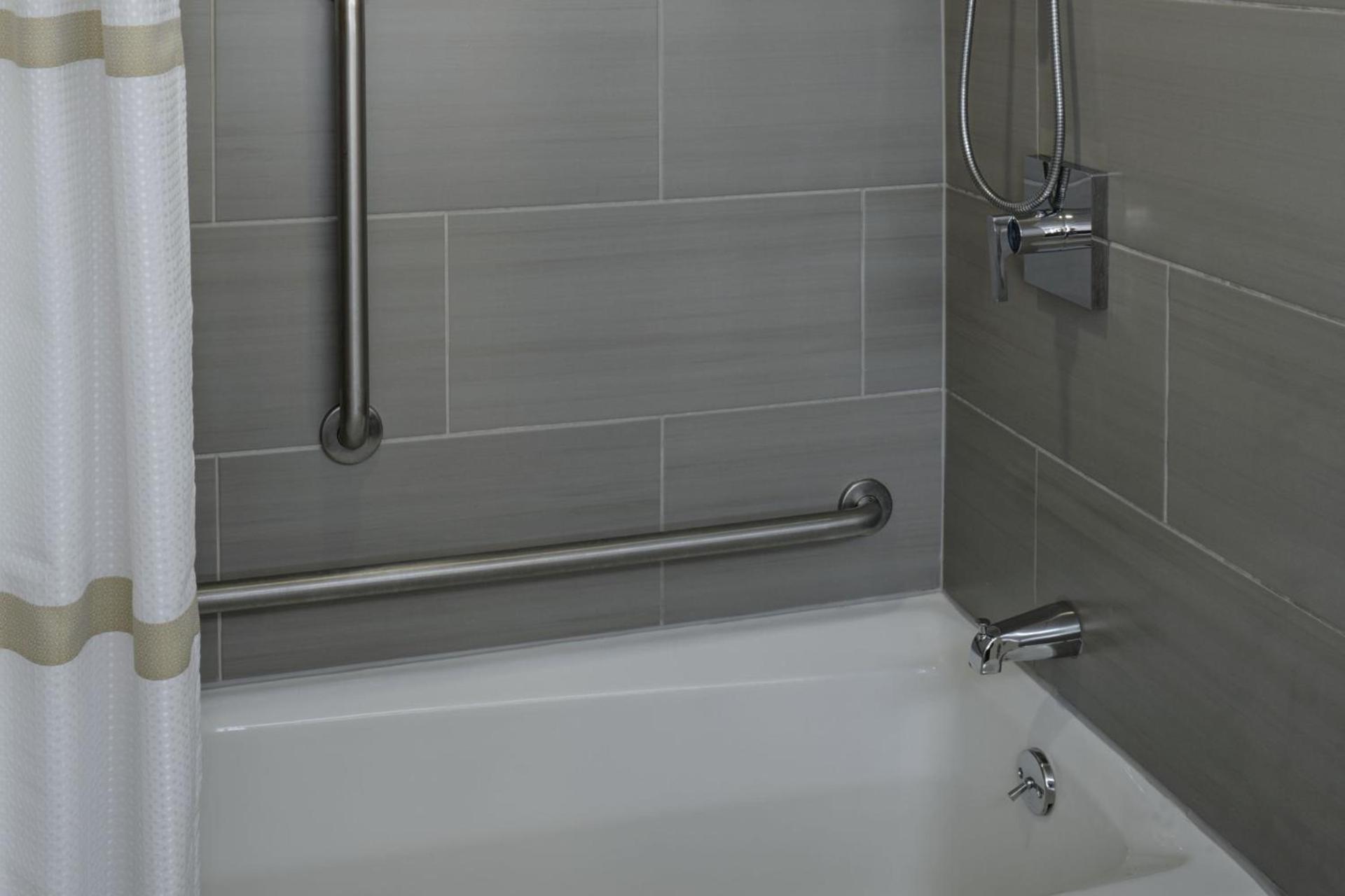Marriott East Lansing at University Place photo 17