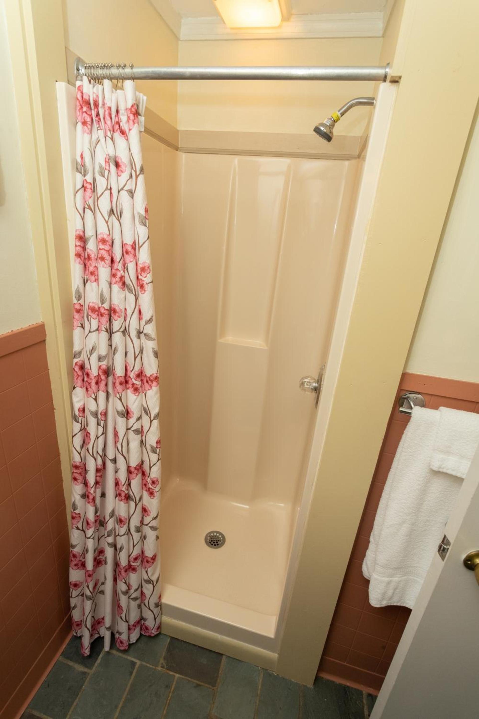 Governor's Rock Motel photo 38
