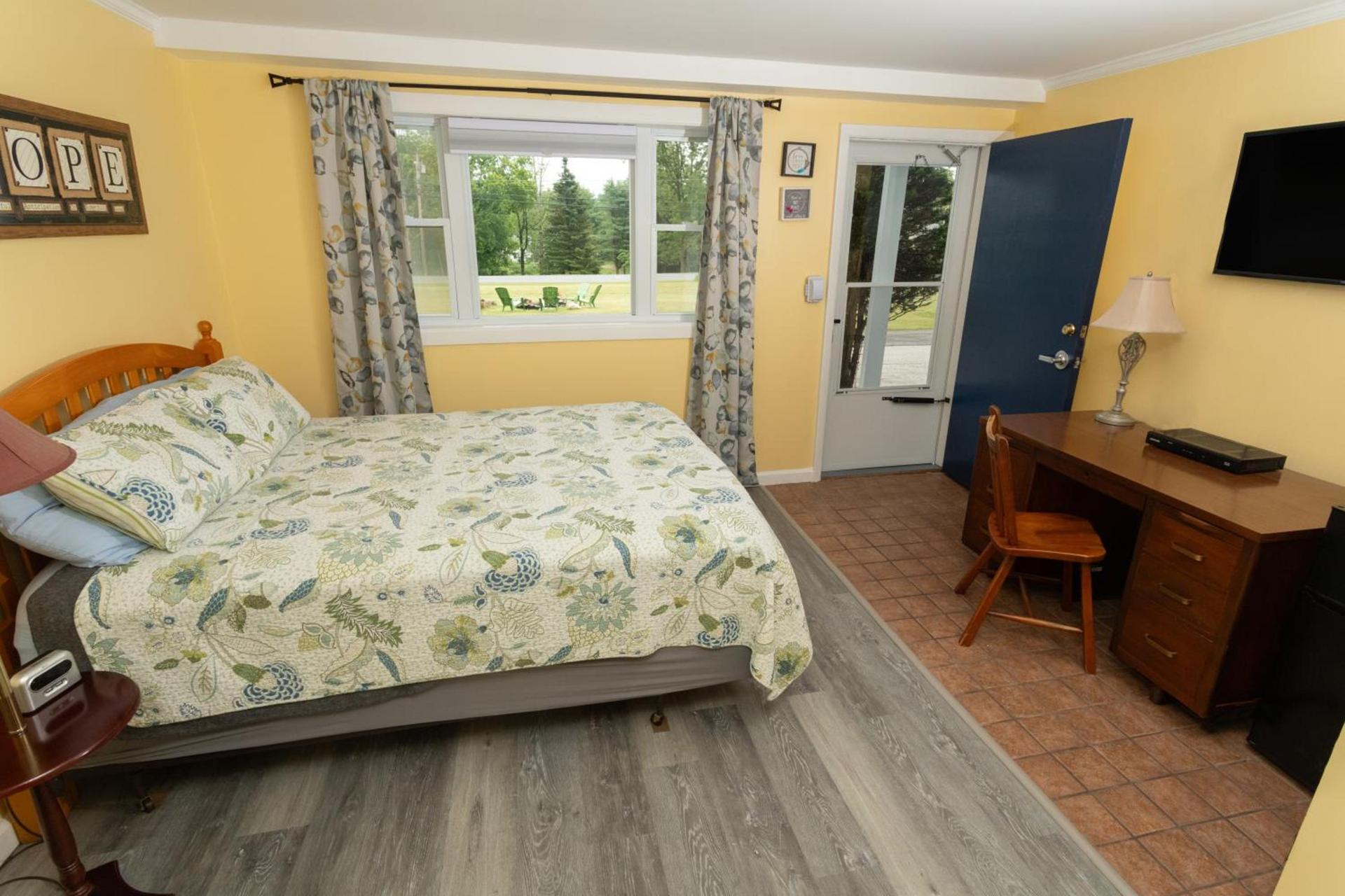 Governor's Rock Motel photo 39
