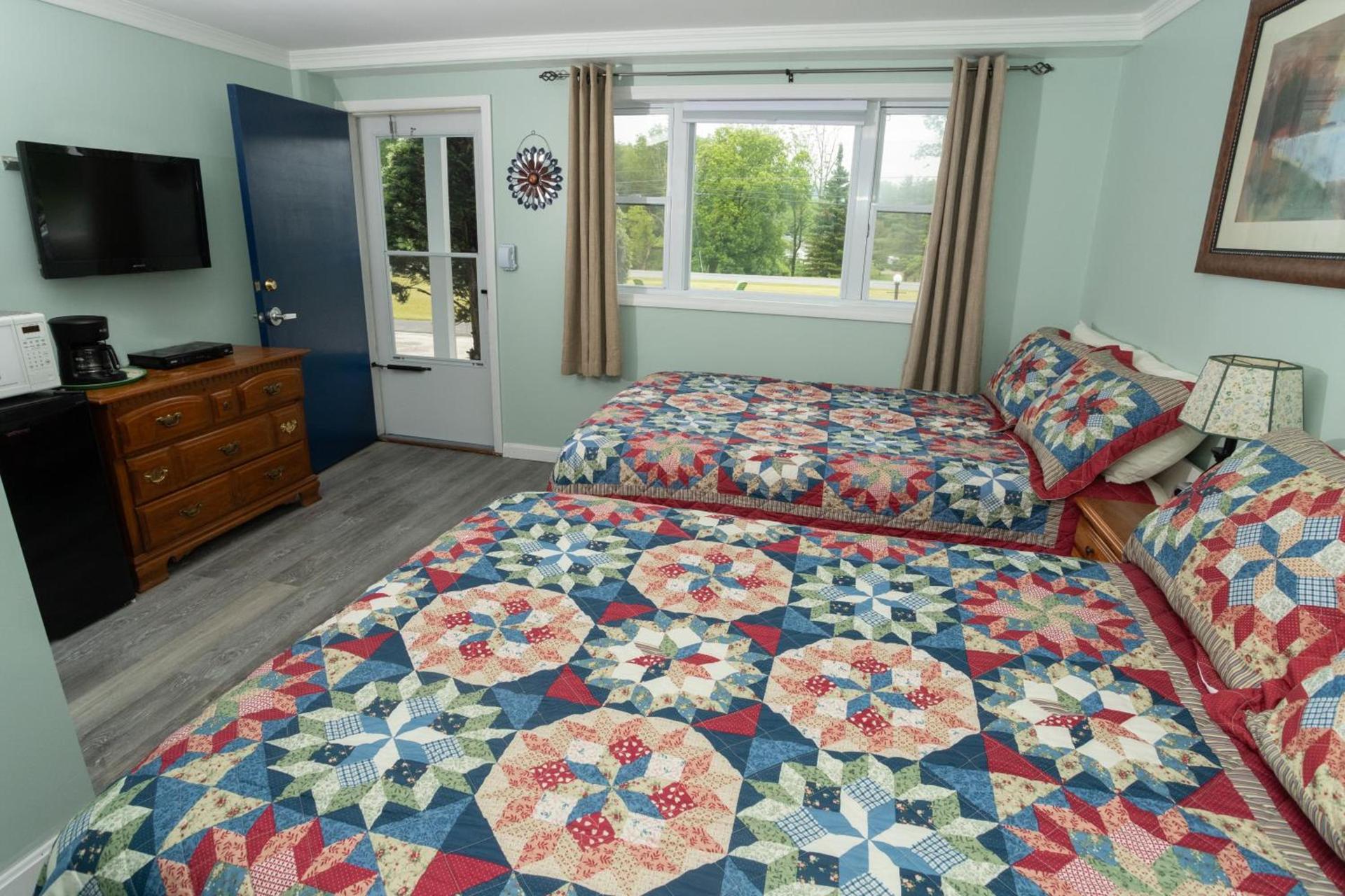 Governor's Rock Motel photo 44