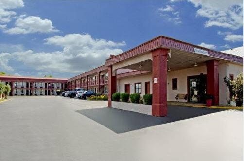 Rodeway Inn Canton I-55 — hotel in Canton