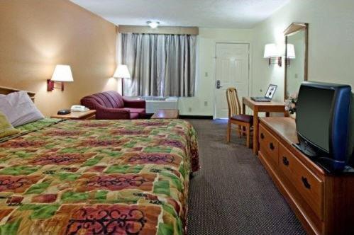 Rodeway Inn Canton I-55 photo 10