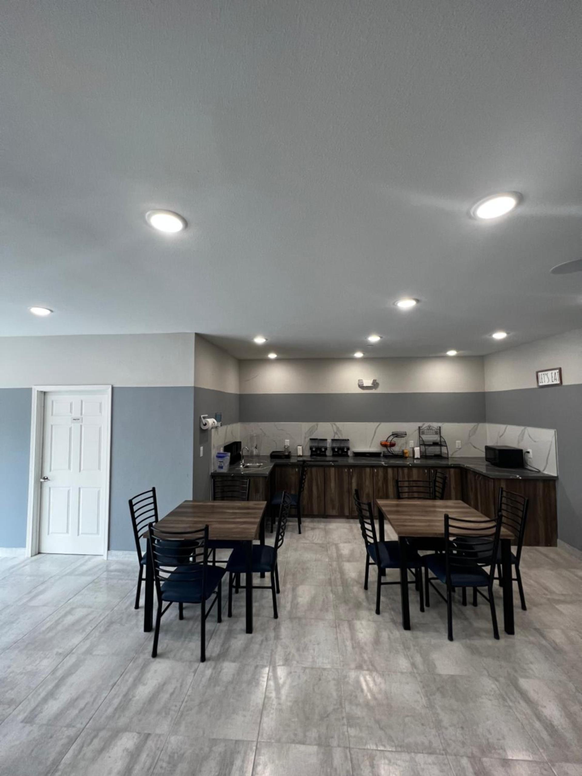 Captain Suites photo 10