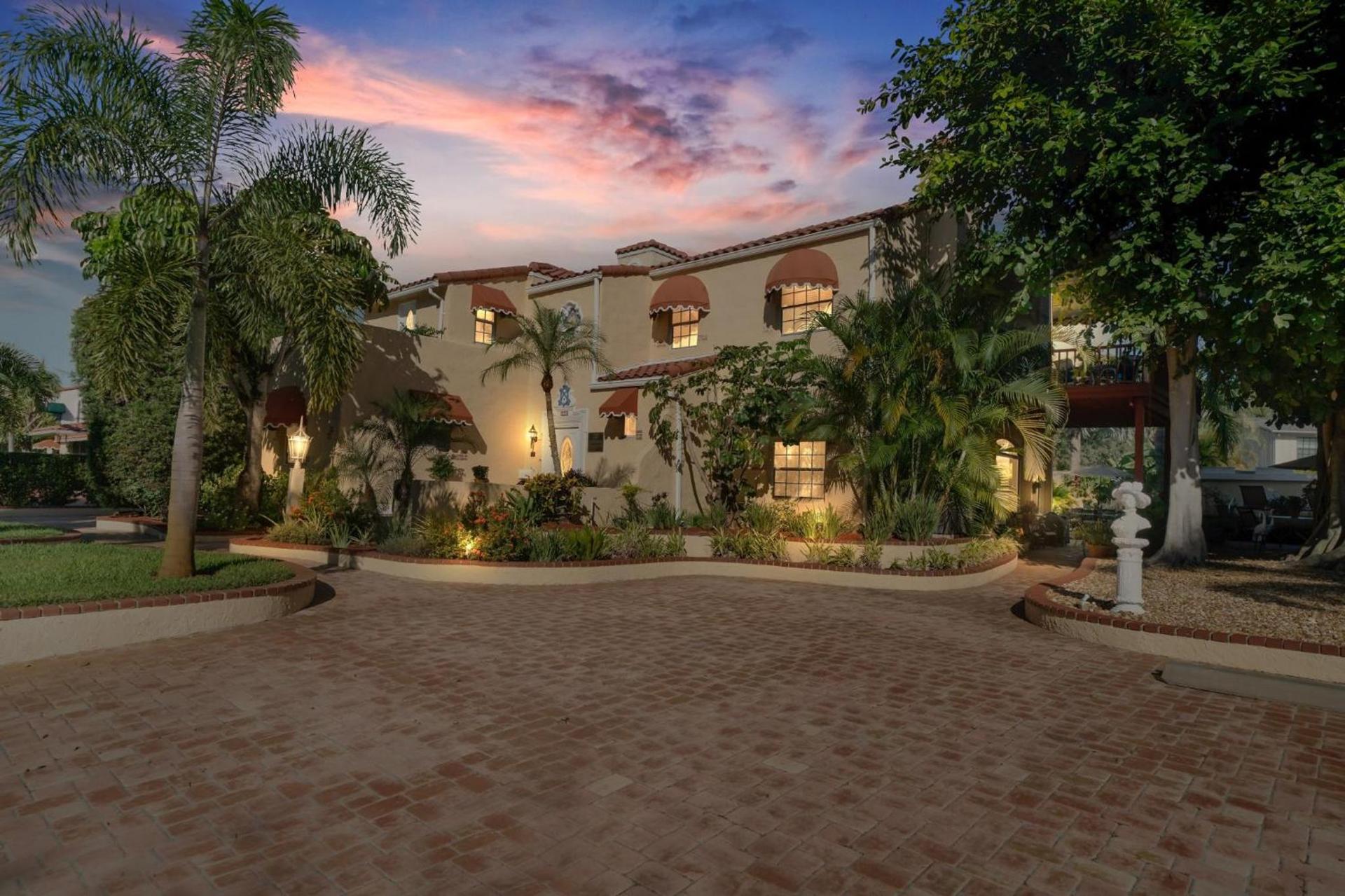 Banyan House Vacation Rentals photo 1