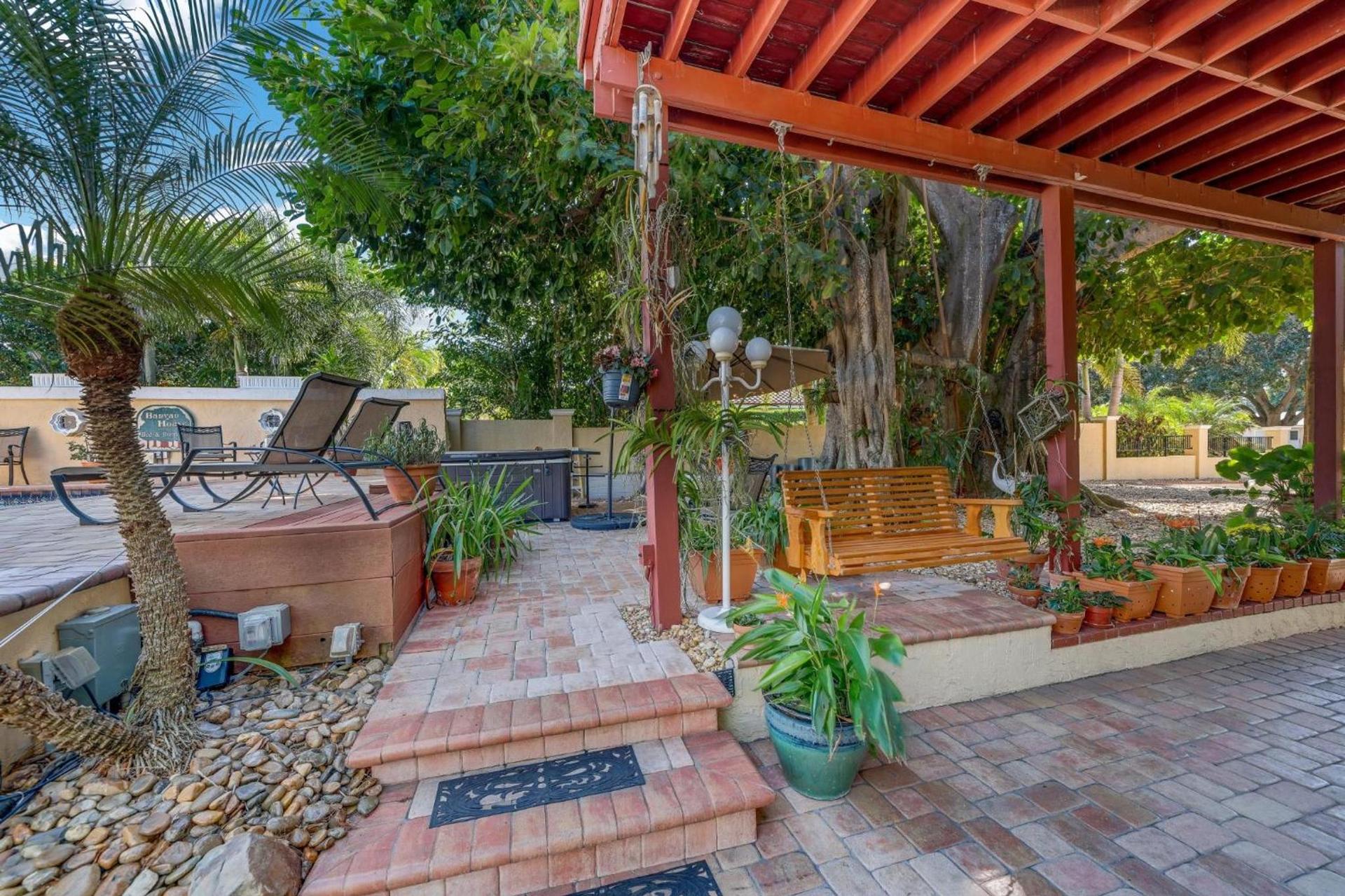 Banyan House Vacation Rentals photo 12
