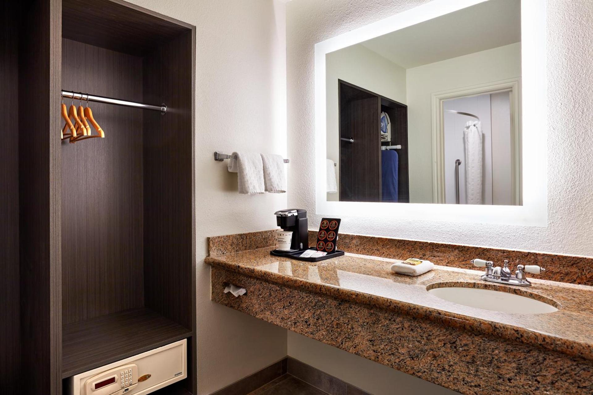 Best Western Plus Meridian Inn & Suites, Anaheim-Orange photo 66