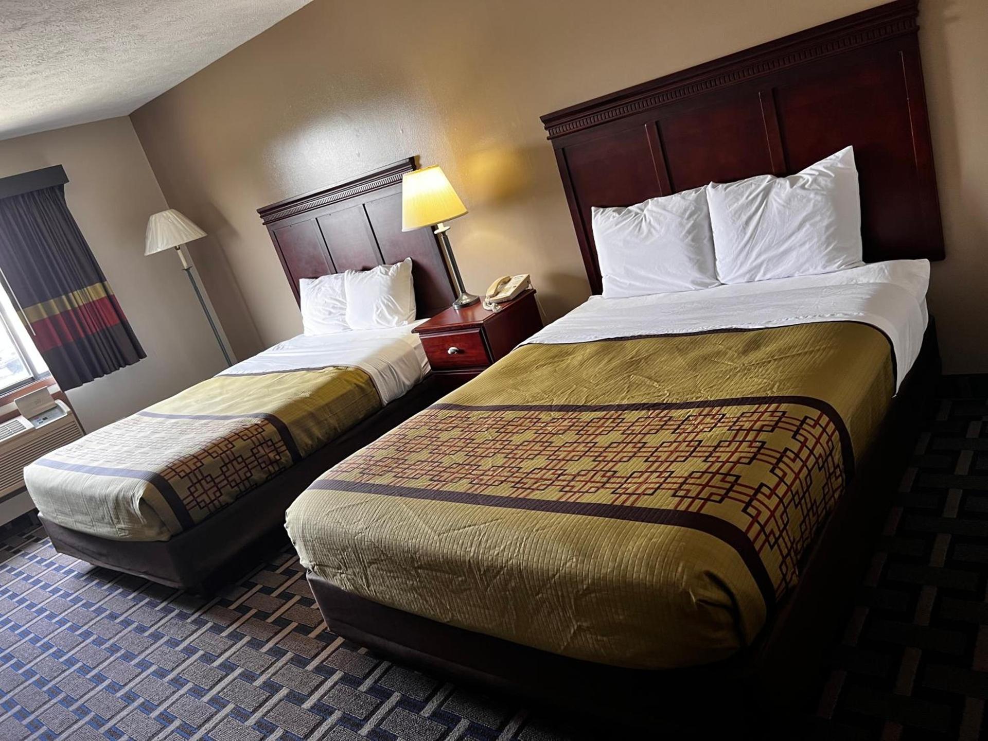 Sky Lodge Inn & Suites - Delavan photo 55
