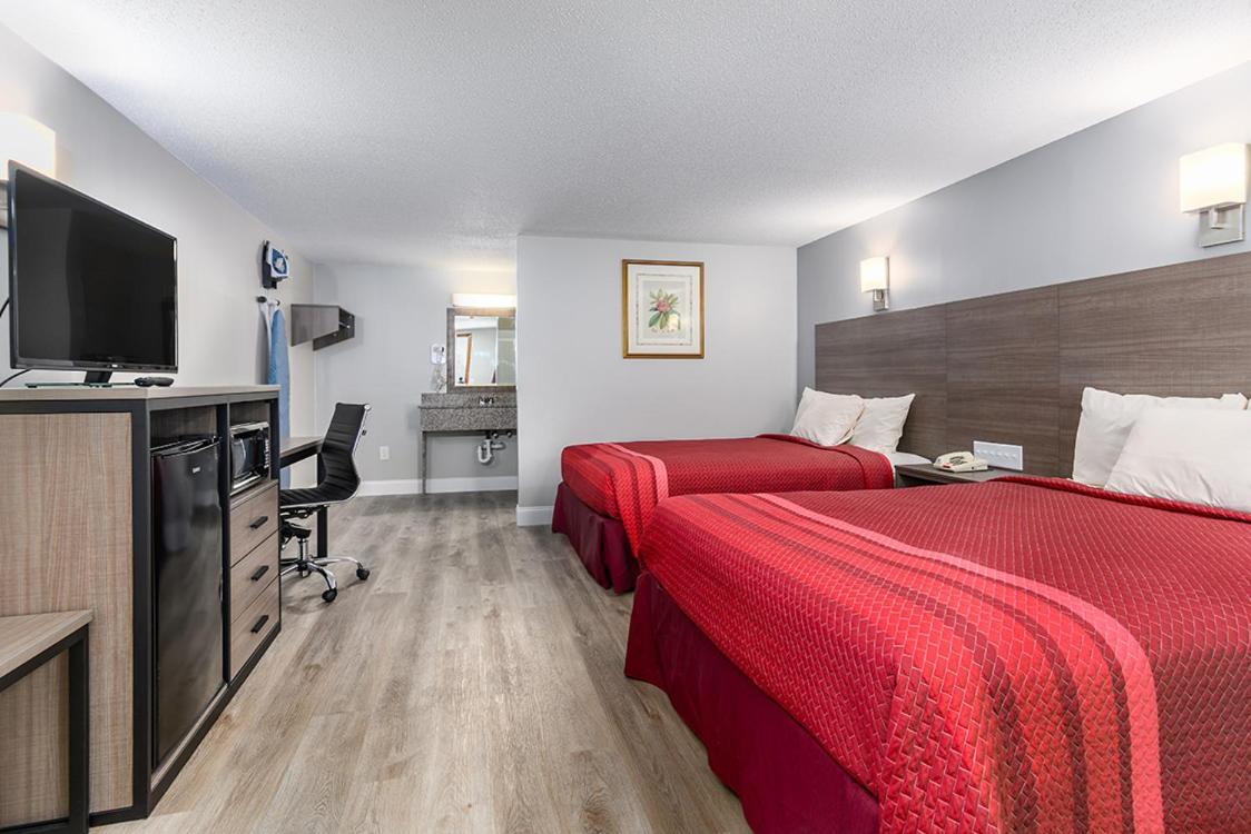 Captains Quarters Motel & Conference Center photo 5
