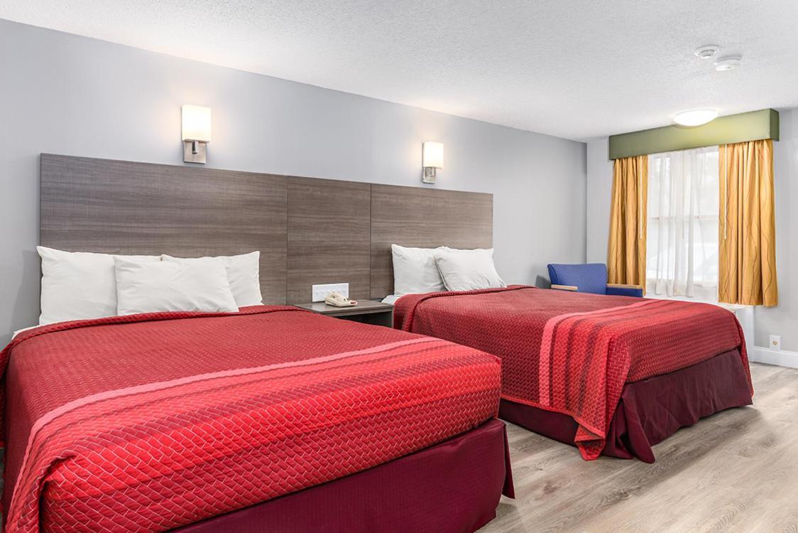 Captains Quarters Motel & Conference Center photo 4