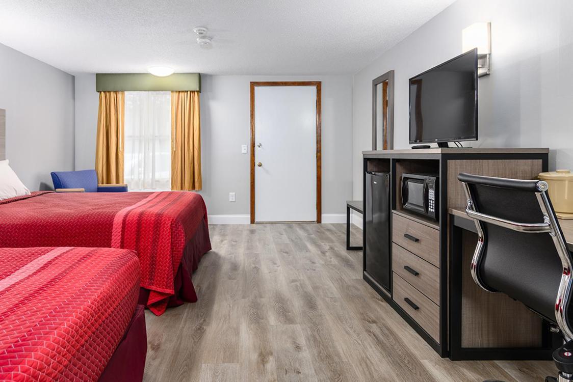 Captains Quarters Motel & Conference Center photo 3