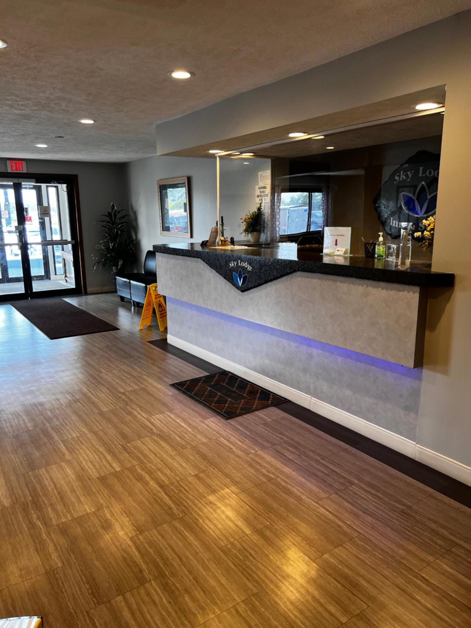 Sky Lodge Inn & Suites - Delavan photo 3