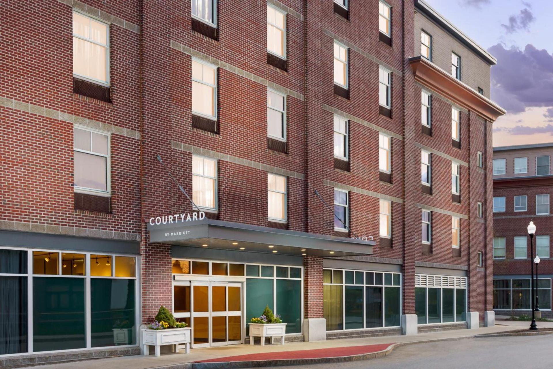 Courtyard Keene Downtown photo 29