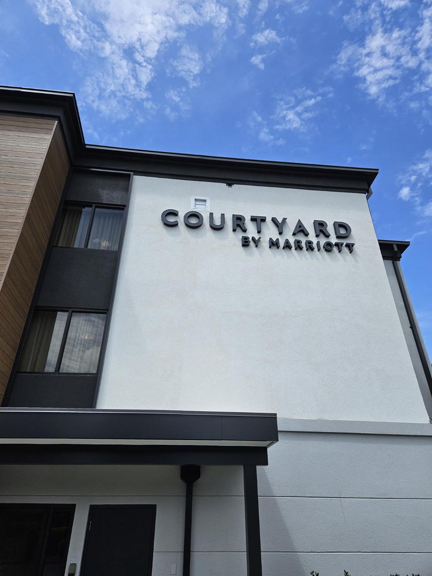 Courtyard by Marriott Charlotte Ballantyne photo 2