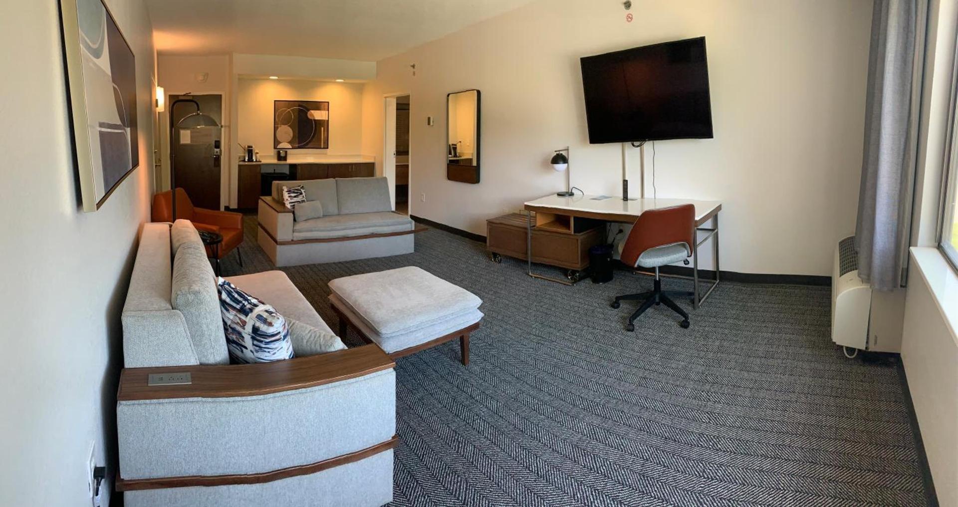 Courtyard by Marriott Charlotte Ballantyne photo 7