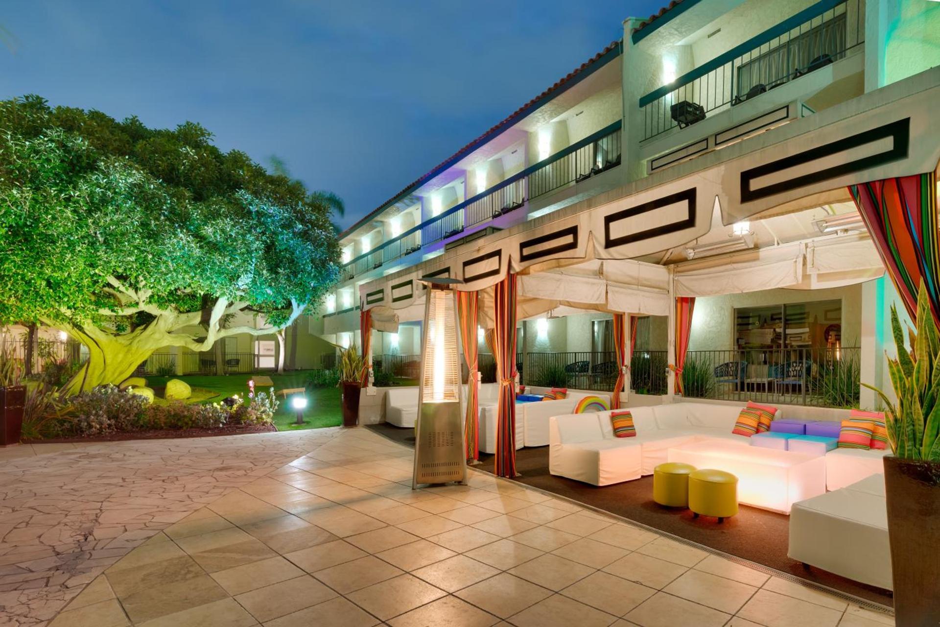 Atrium Hotel Orange County photo 17