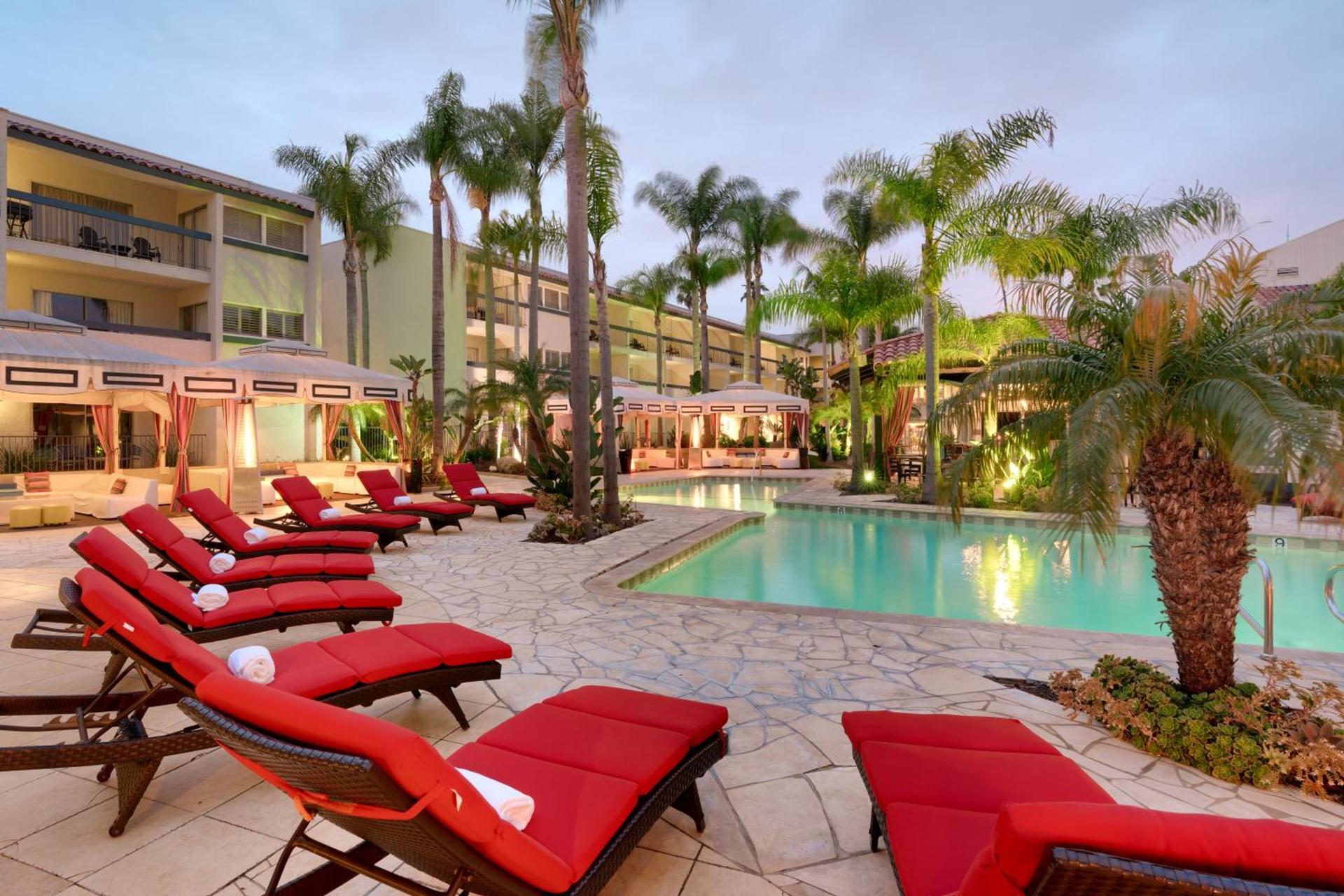 Atrium Hotel Orange County photo 2