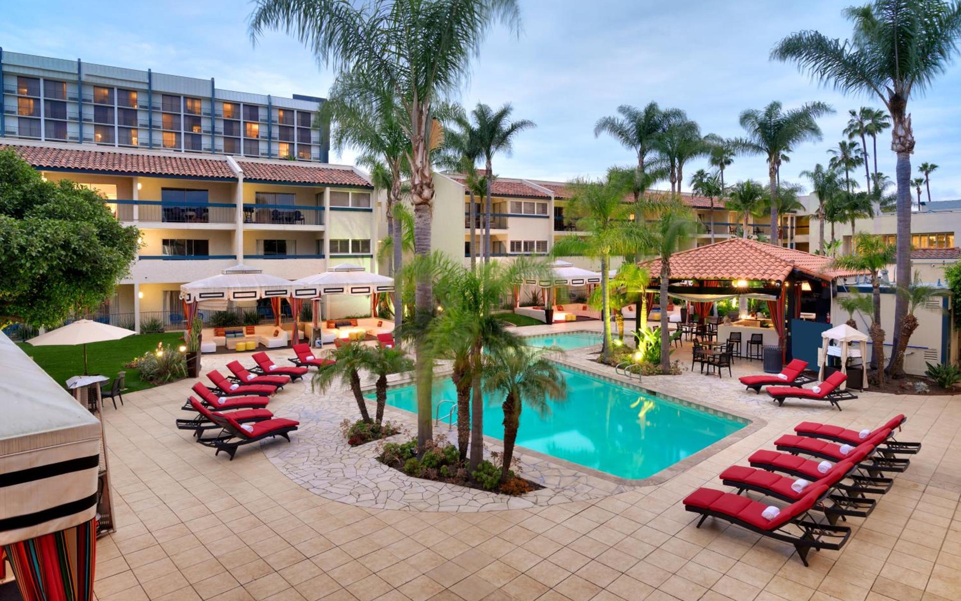 Atrium Hotel Orange County photo 25