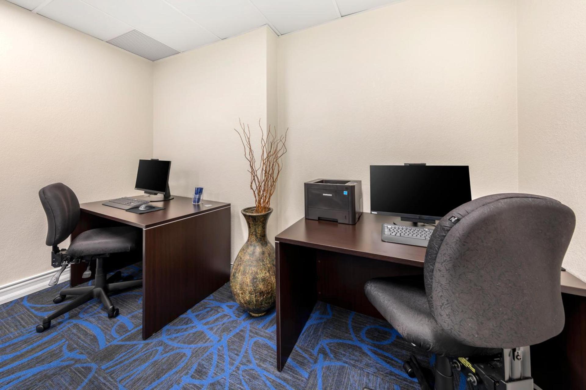 Clarion Hotel Anaheim Resort photo 10