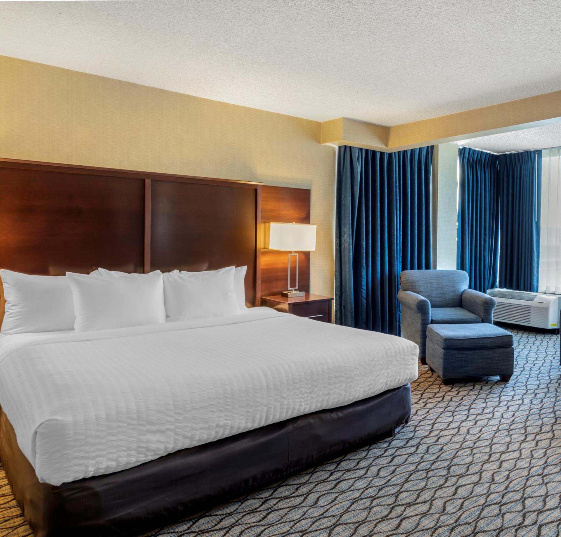 Clarion Hotel Anaheim Resort photo 23