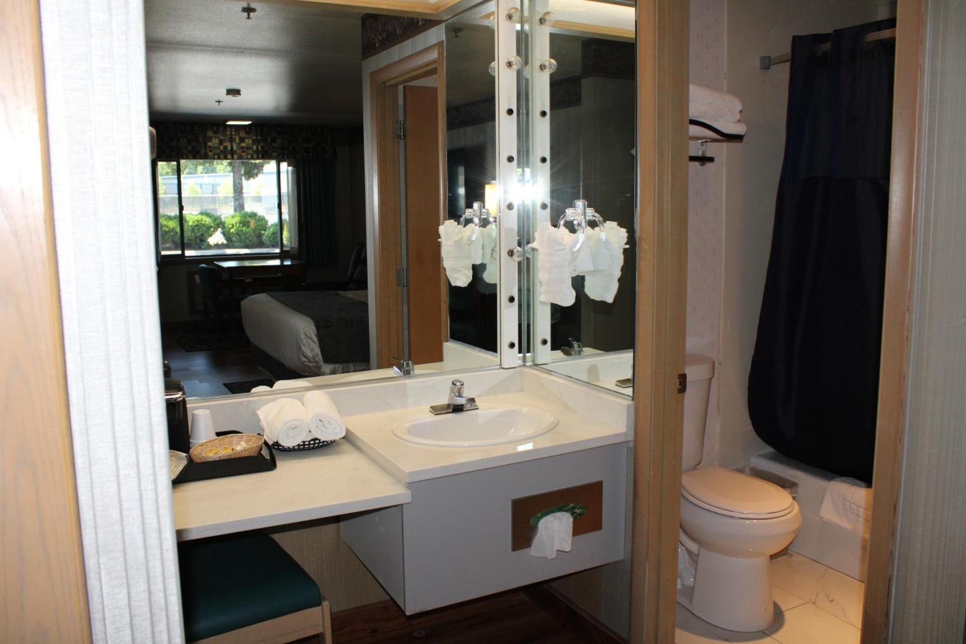 Americas Best Value Inn Phoenix Medford photo 17